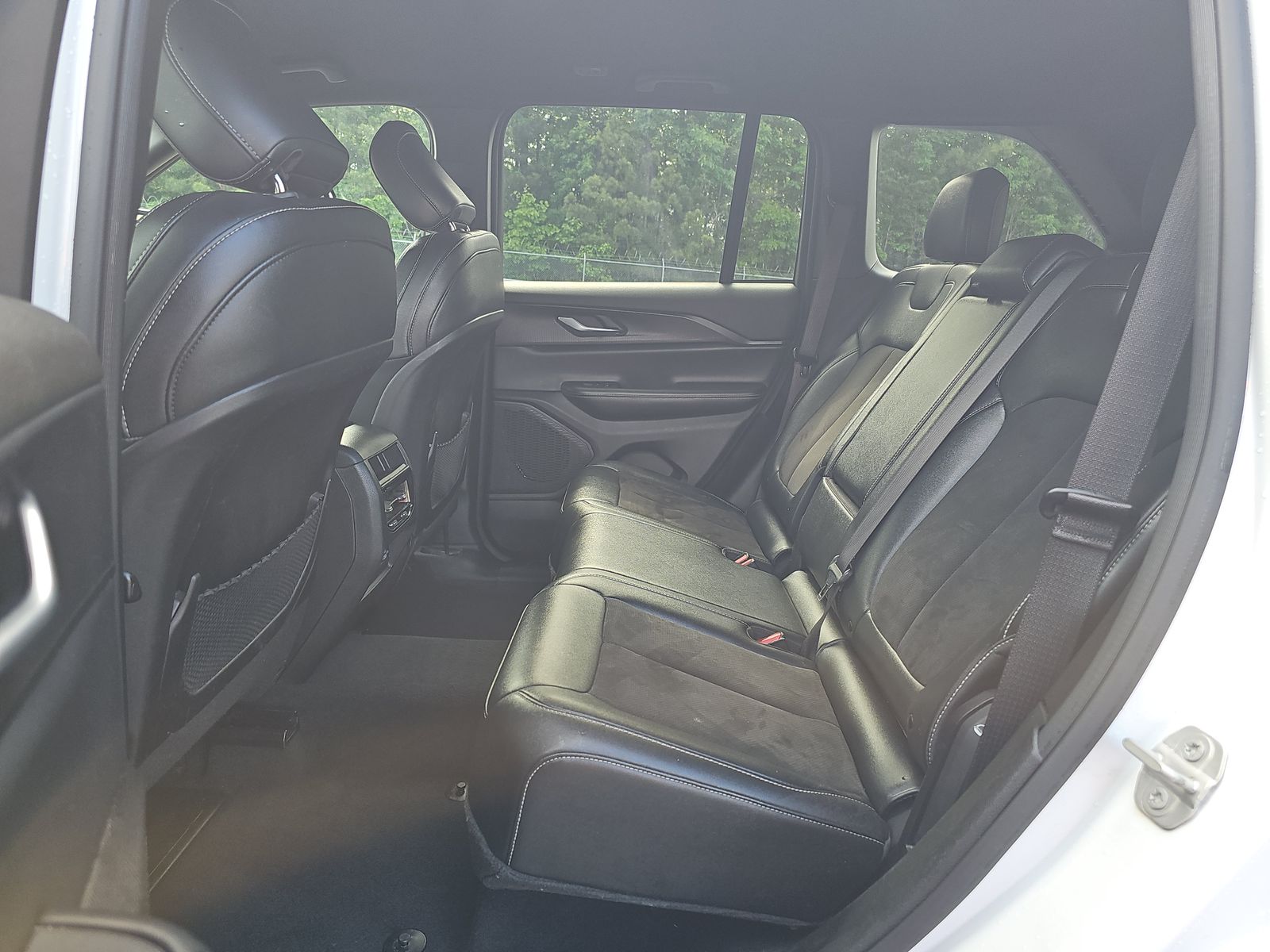 2024 Jeep Grand Cherokee Altitude RWD