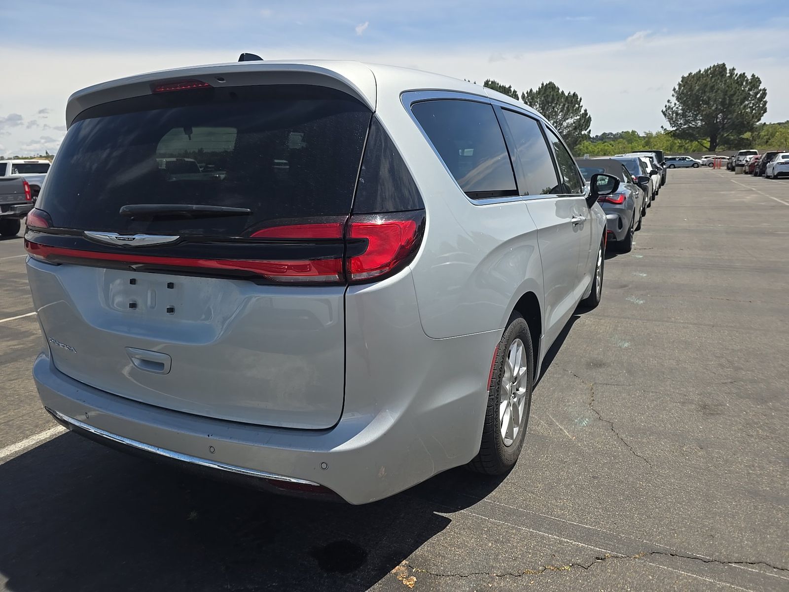 2024 Chrysler Pacifica Touring L FWD