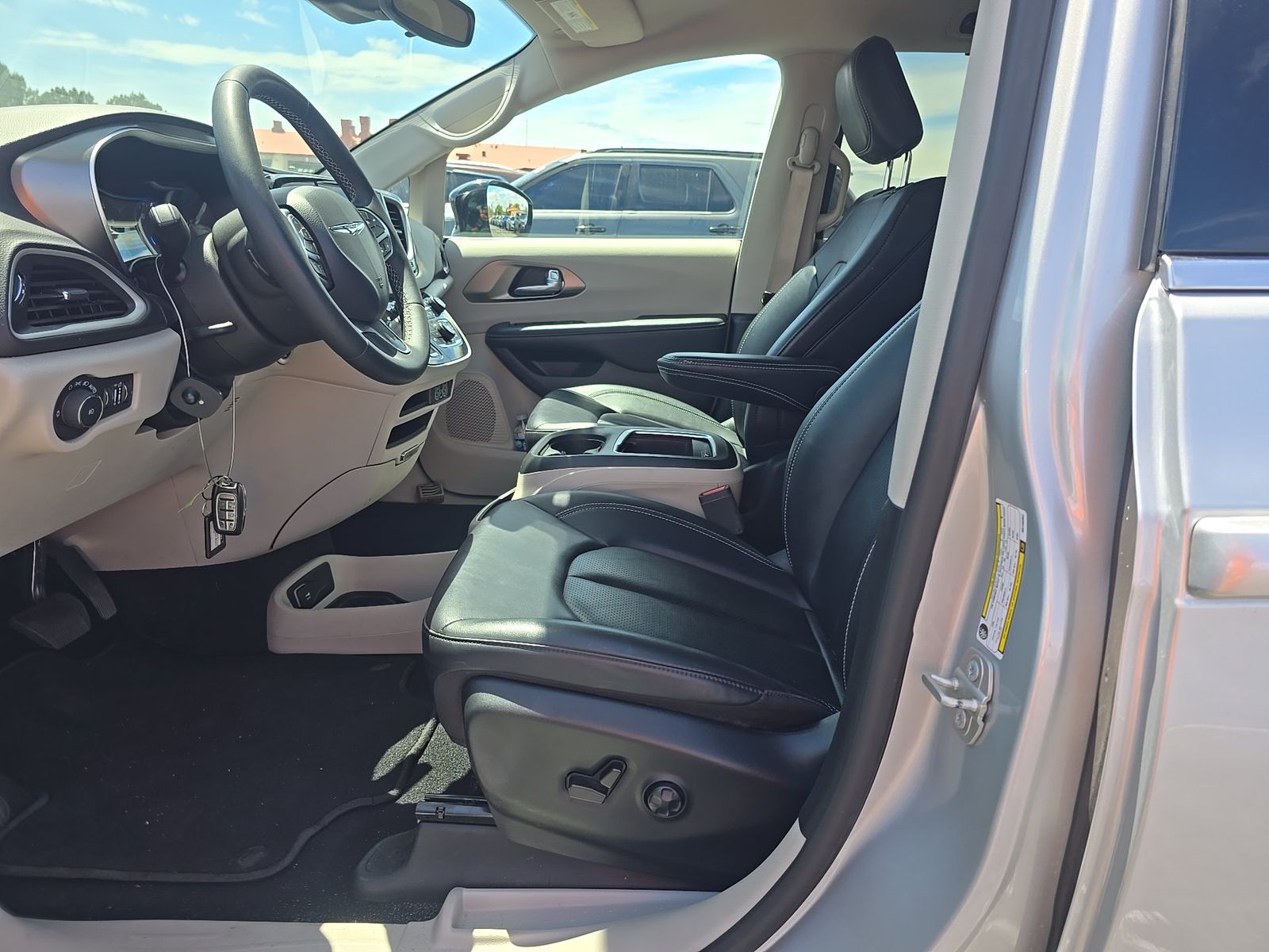 2024 Chrysler Pacifica Touring L FWD