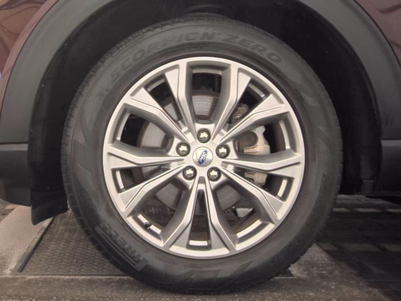 FORD EXPLORER - 10