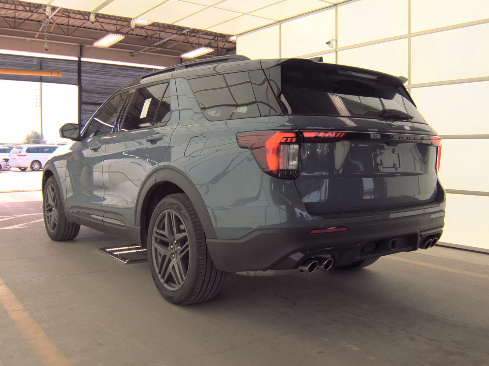 FORD EXPLORER - 9