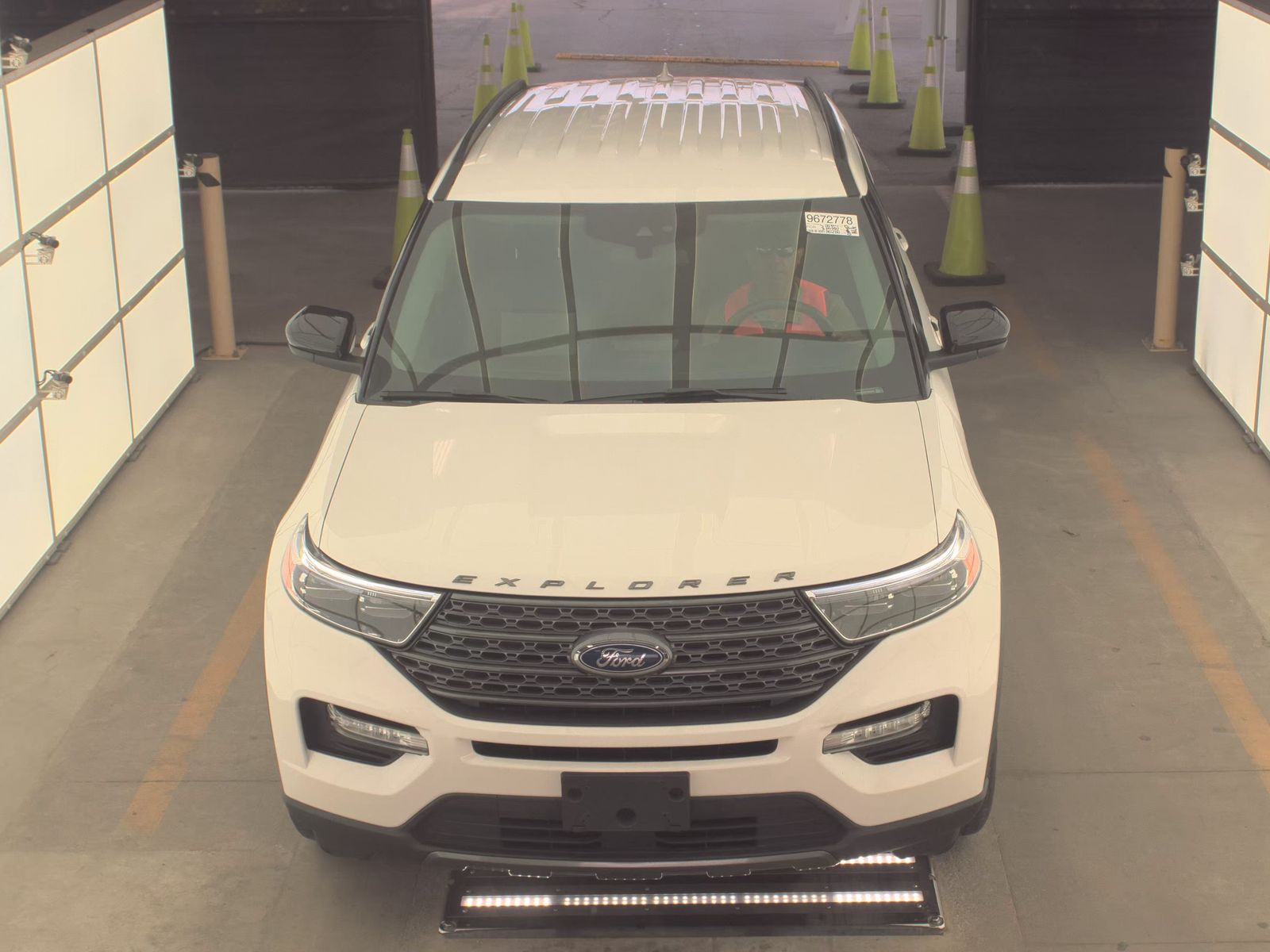 FORD EXPLORER - 3