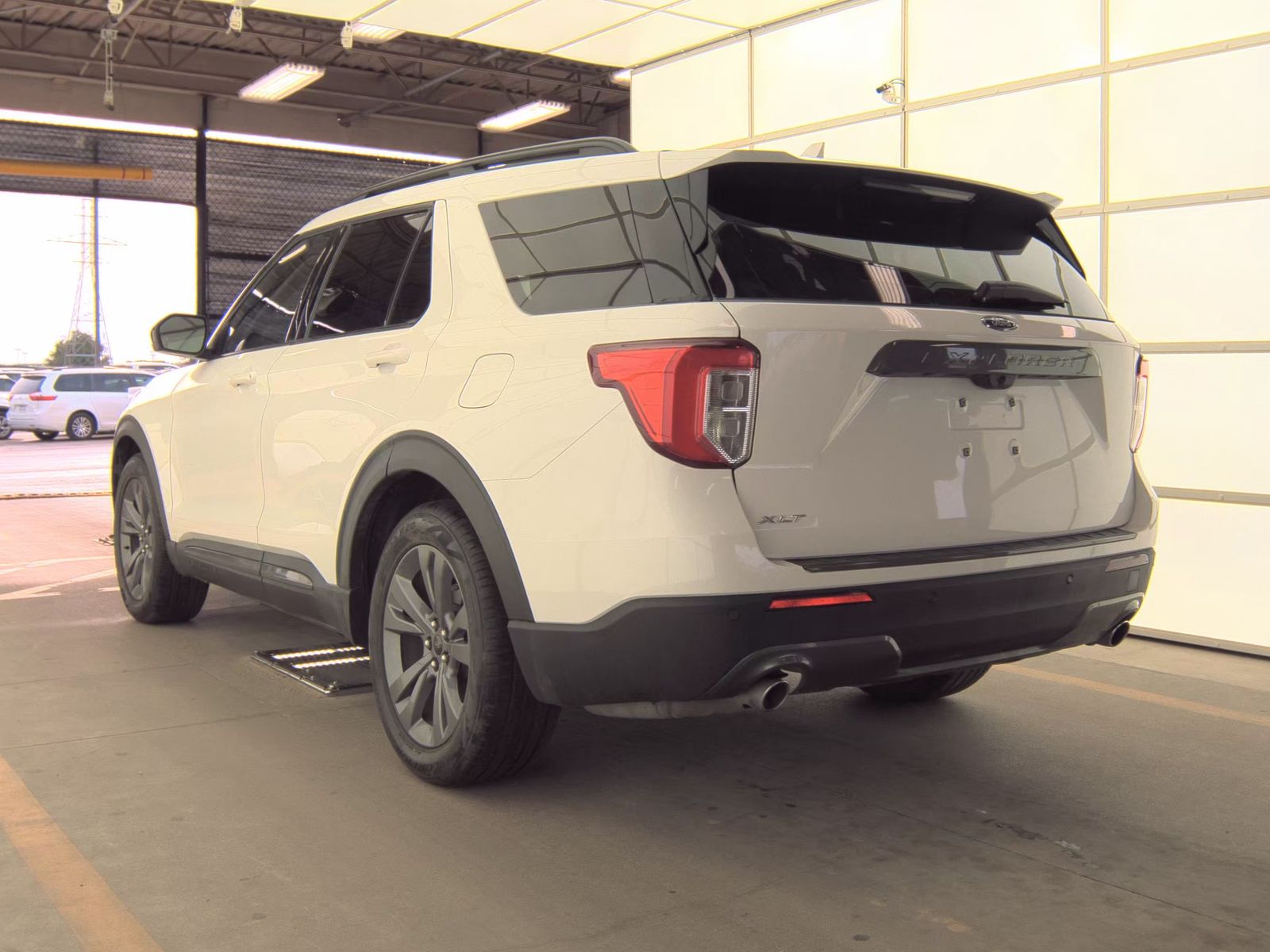 FORD EXPLORER - 9