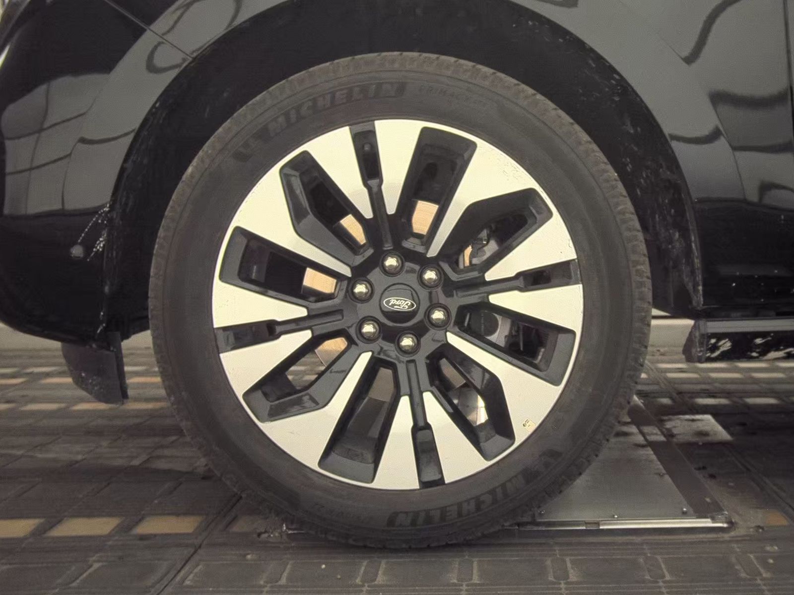 FORD EXPEDITION MAX - 10