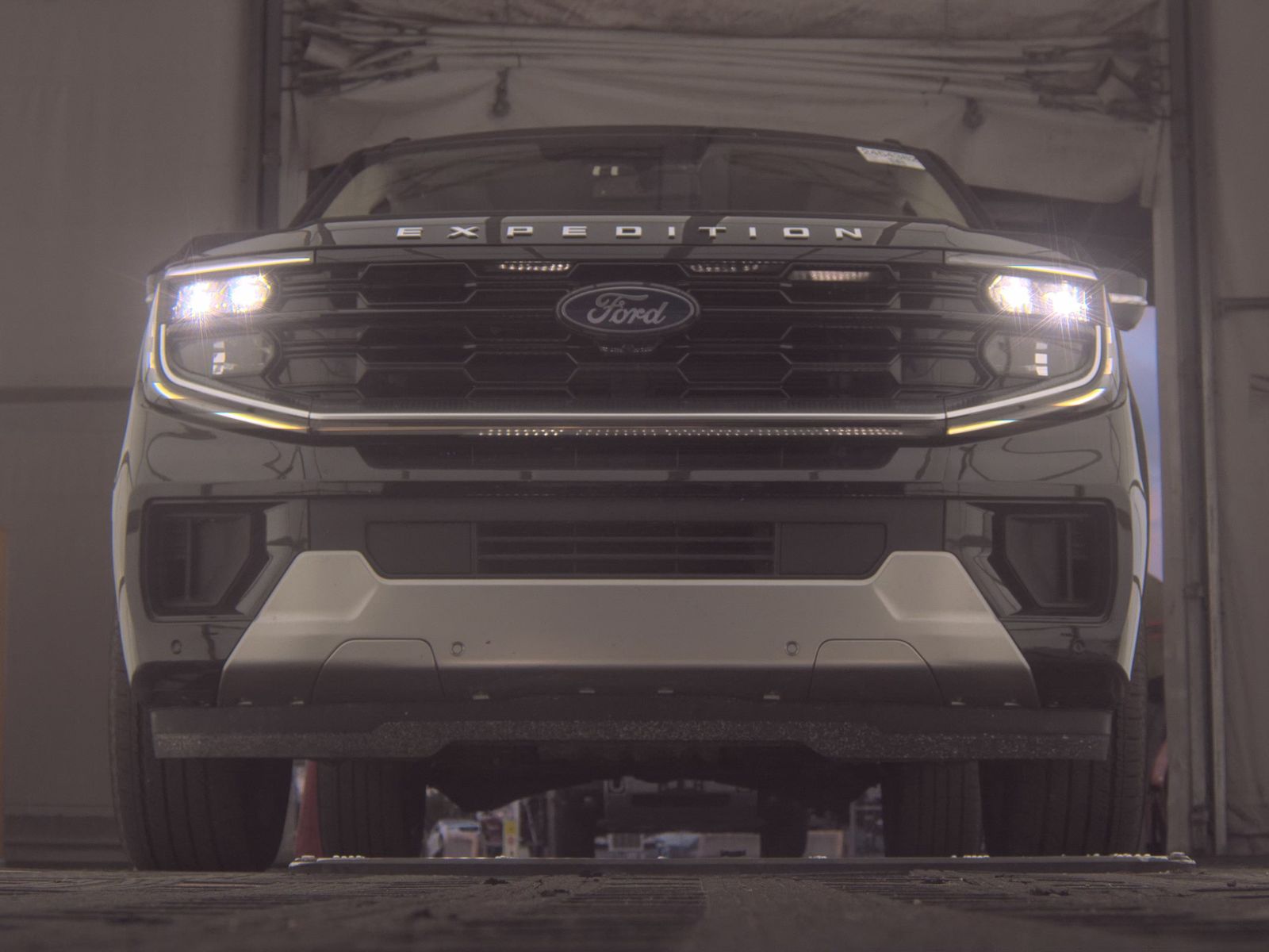 FORD EXPEDITION MAX - 4