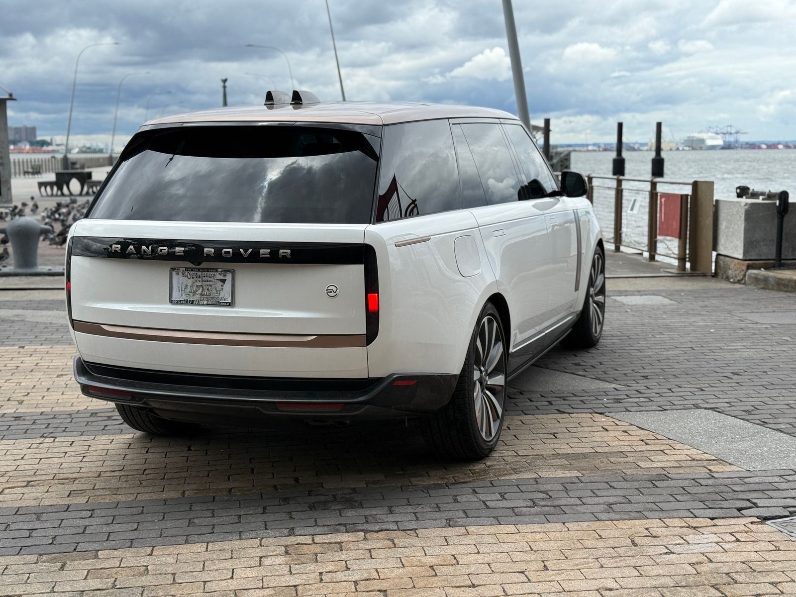 2024 Land Rover Range Rover SV LWB AWD