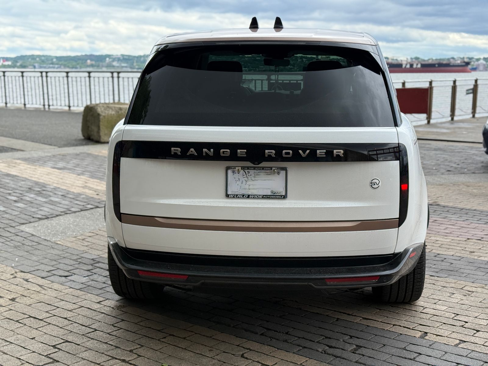 2024 Land Rover Range Rover SV LWB AWD