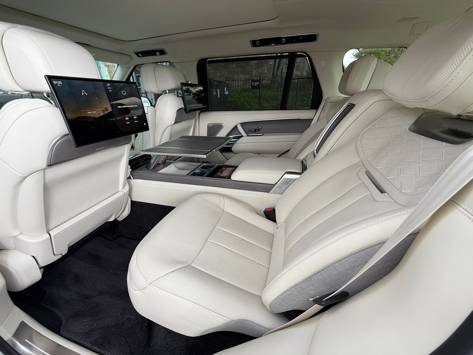 2024 Land Rover Range Rover SV LWB AWD