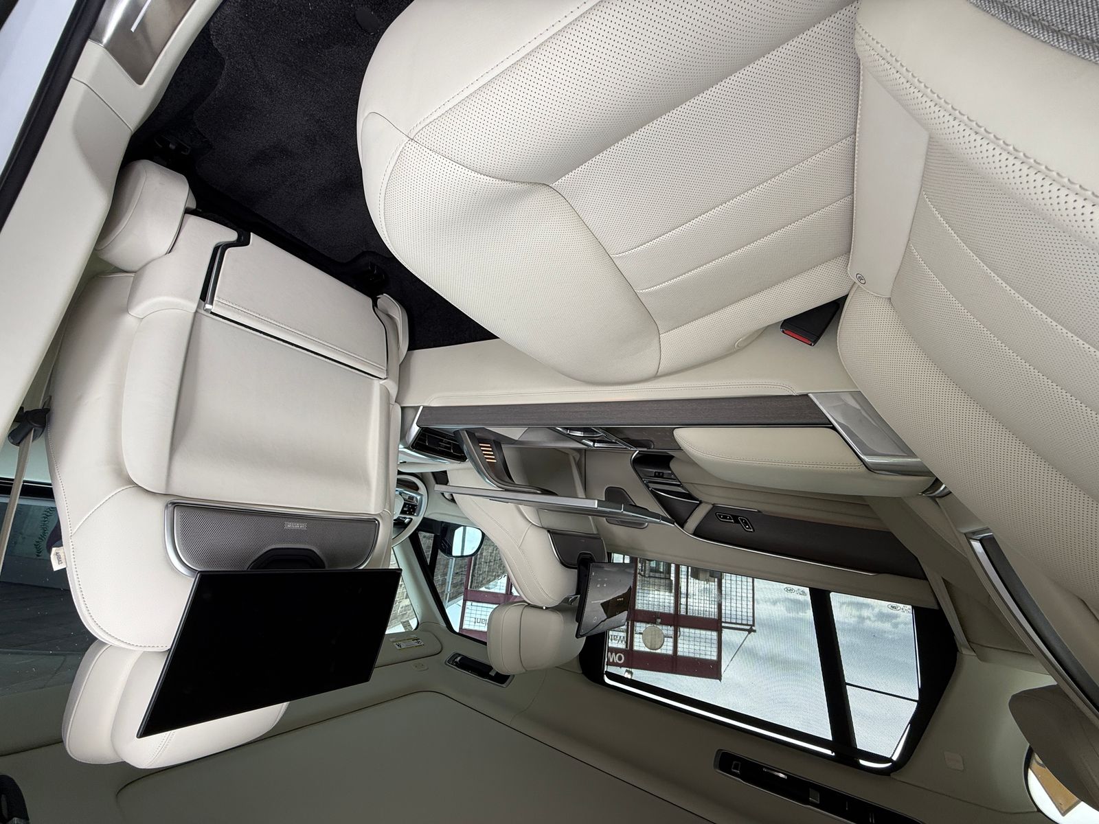 2024 Land Rover Range Rover SV LWB AWD