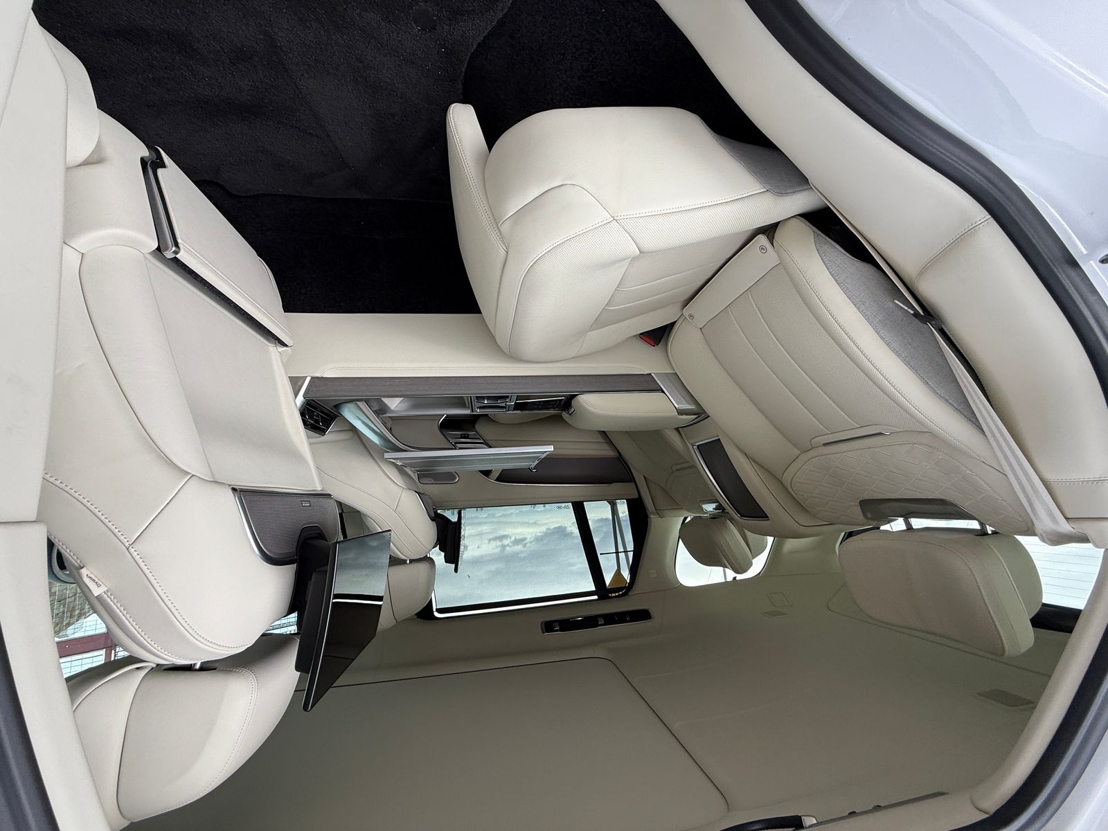 2024 Land Rover Range Rover SV LWB AWD