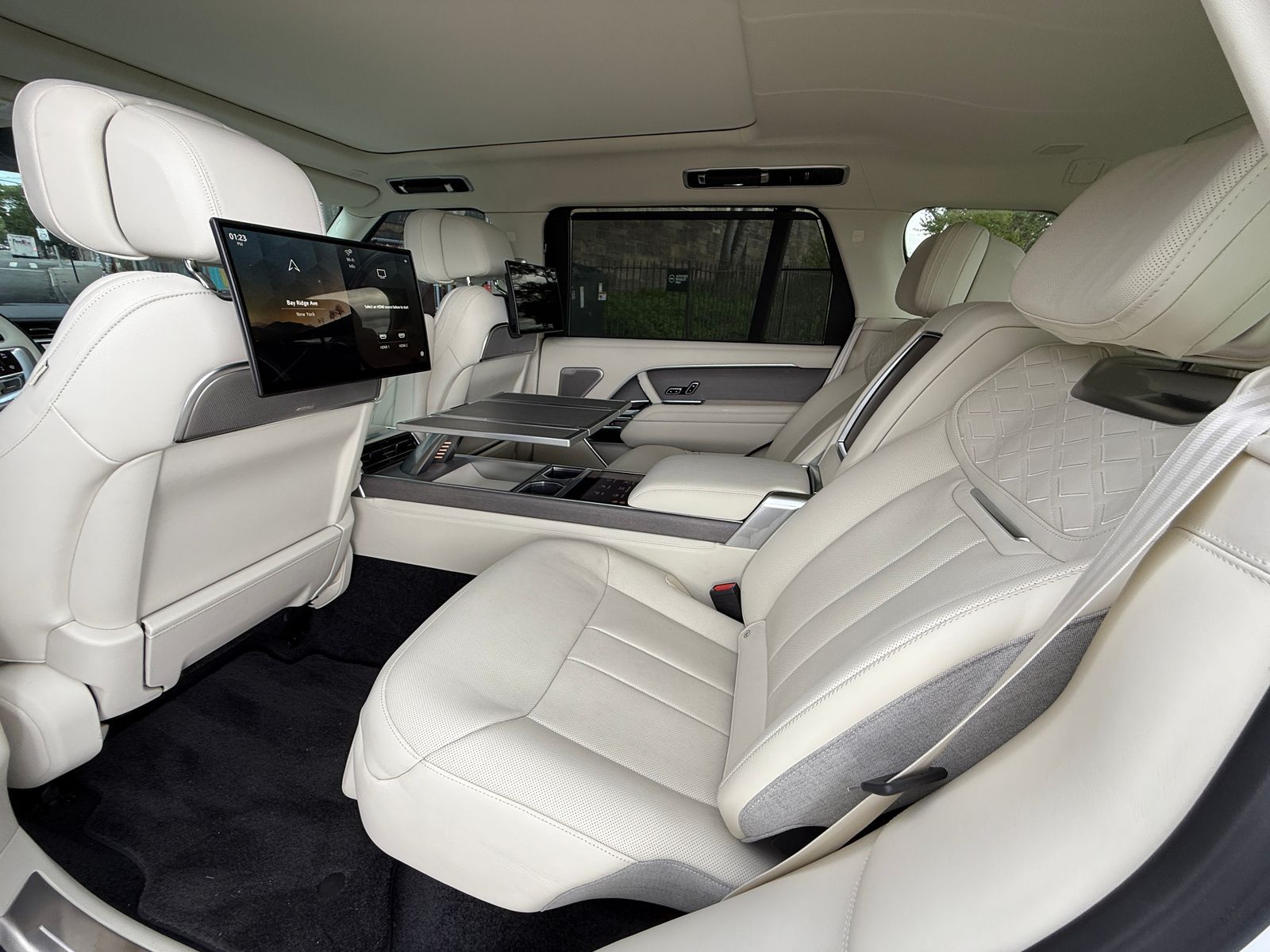 2024 Land Rover Range Rover SV LWB AWD