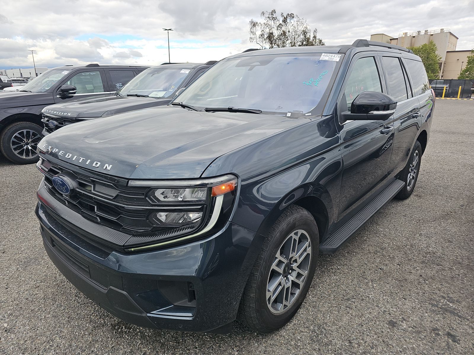 FORD EXPEDITION - 1