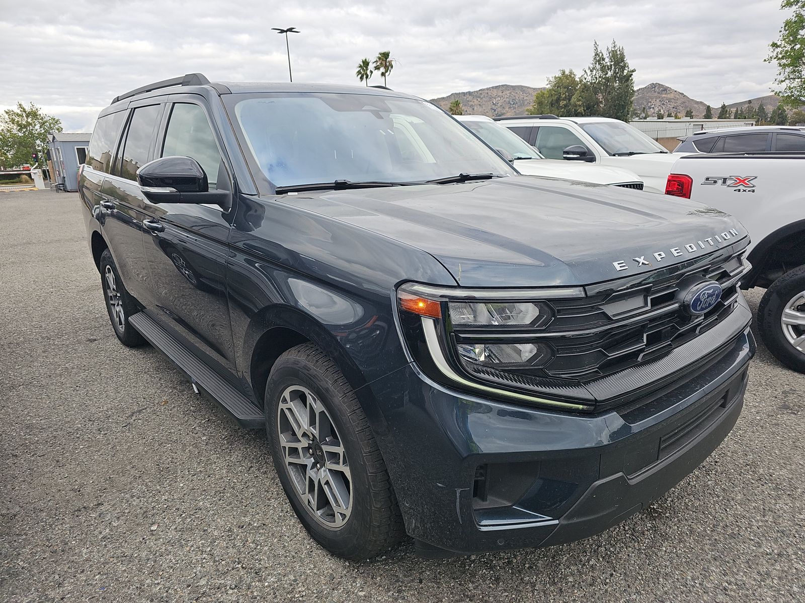 FORD EXPEDITION - 4
