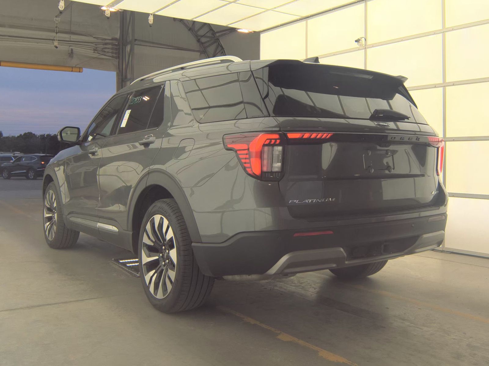 FORD EXPLORER - 9