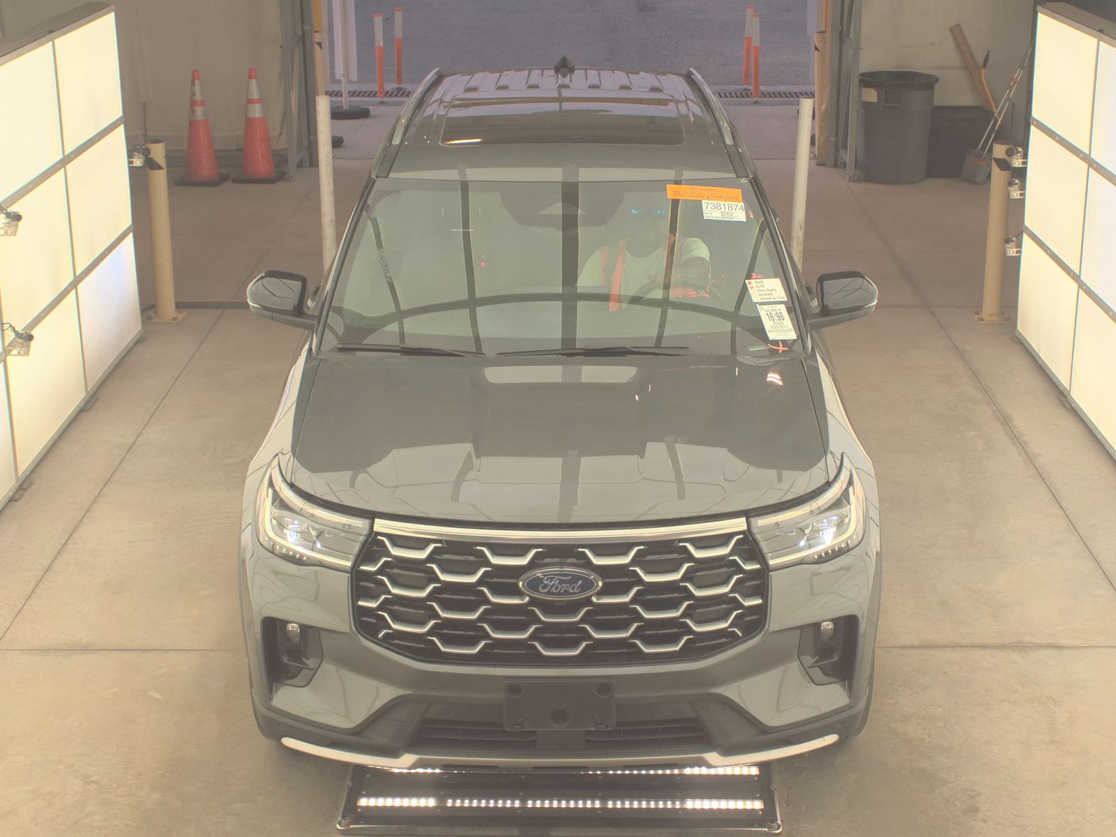 FORD EXPLORER - 3