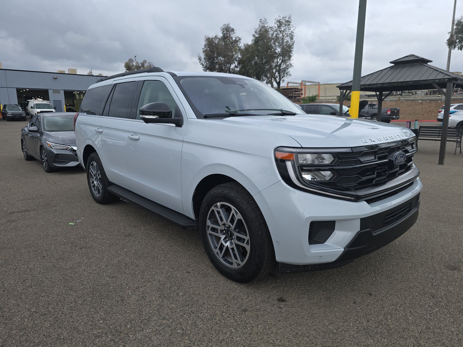 FORD EXPEDITION - 4