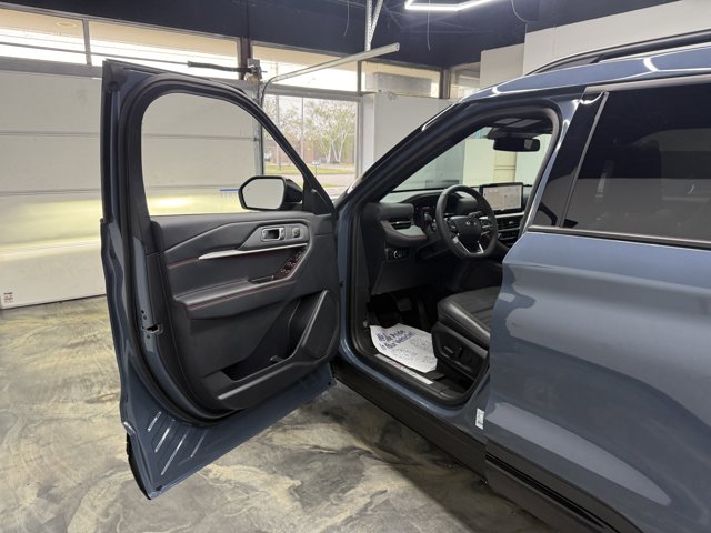 FORD EXPLORER - 10