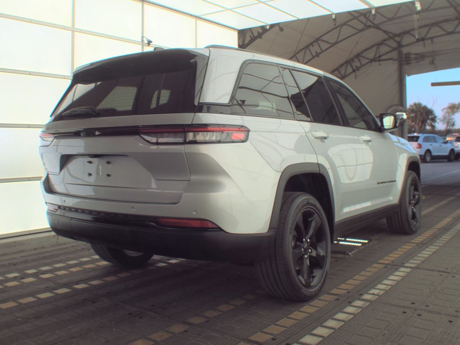 2023 Jeep Grand Cherokee Altitude RWD