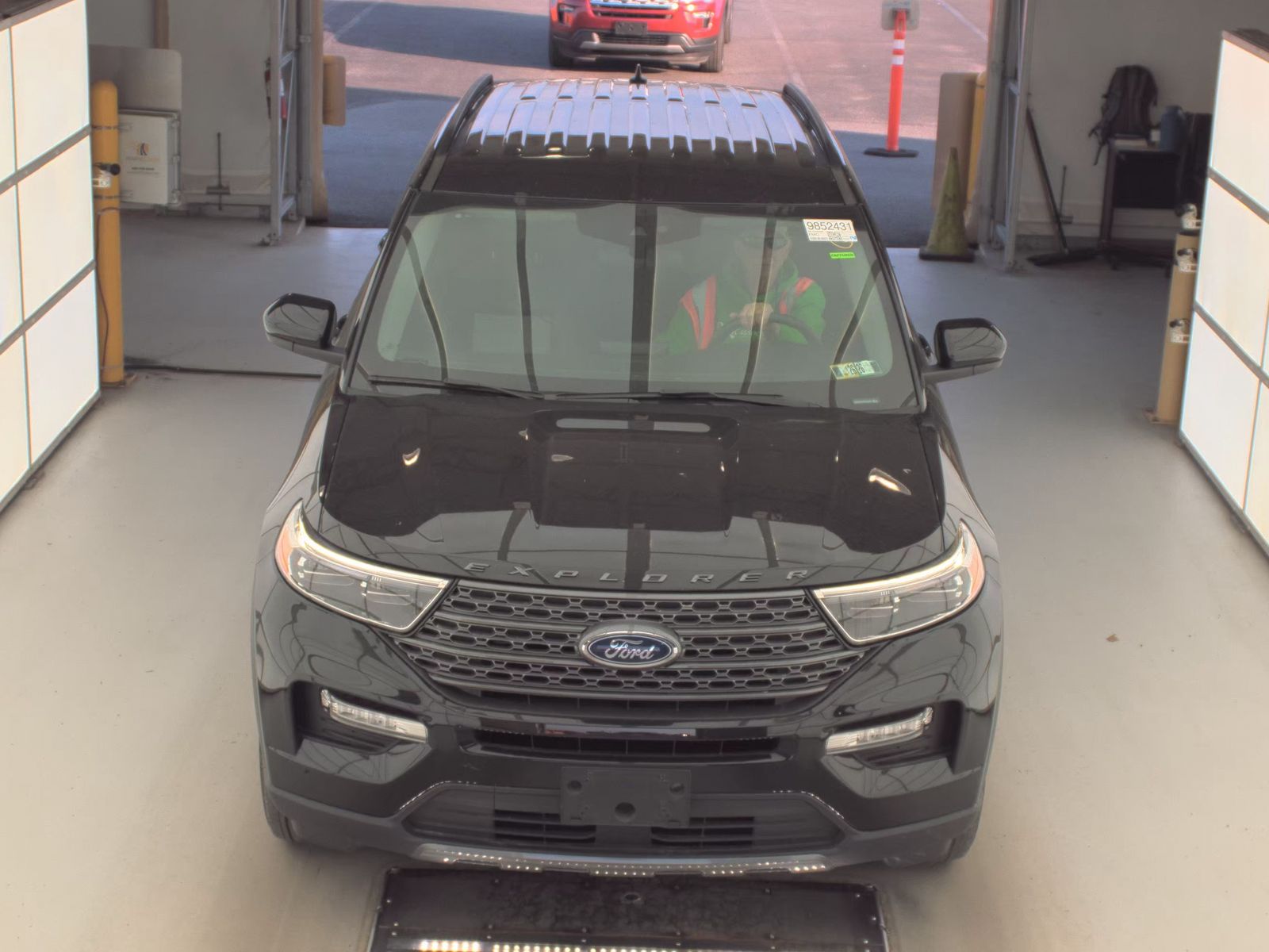 FORD EXPLORER - 3