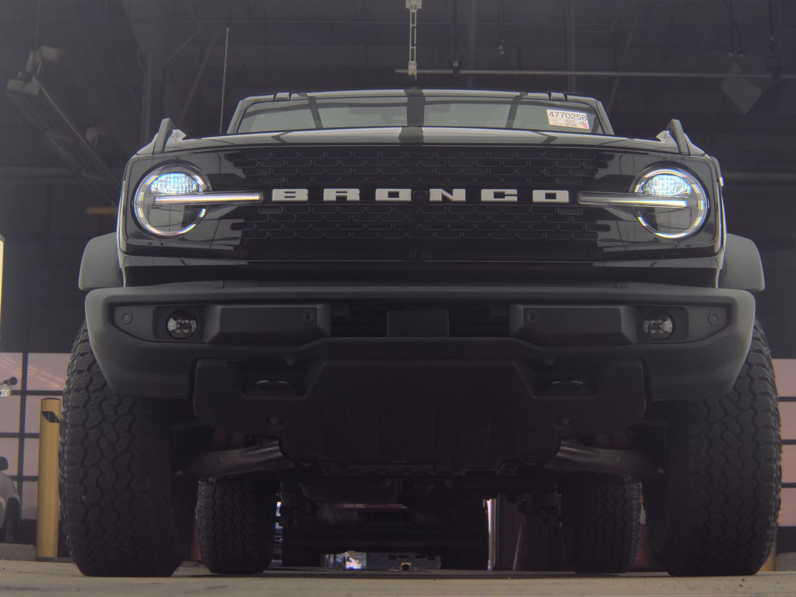 FORD BRONCO - 4