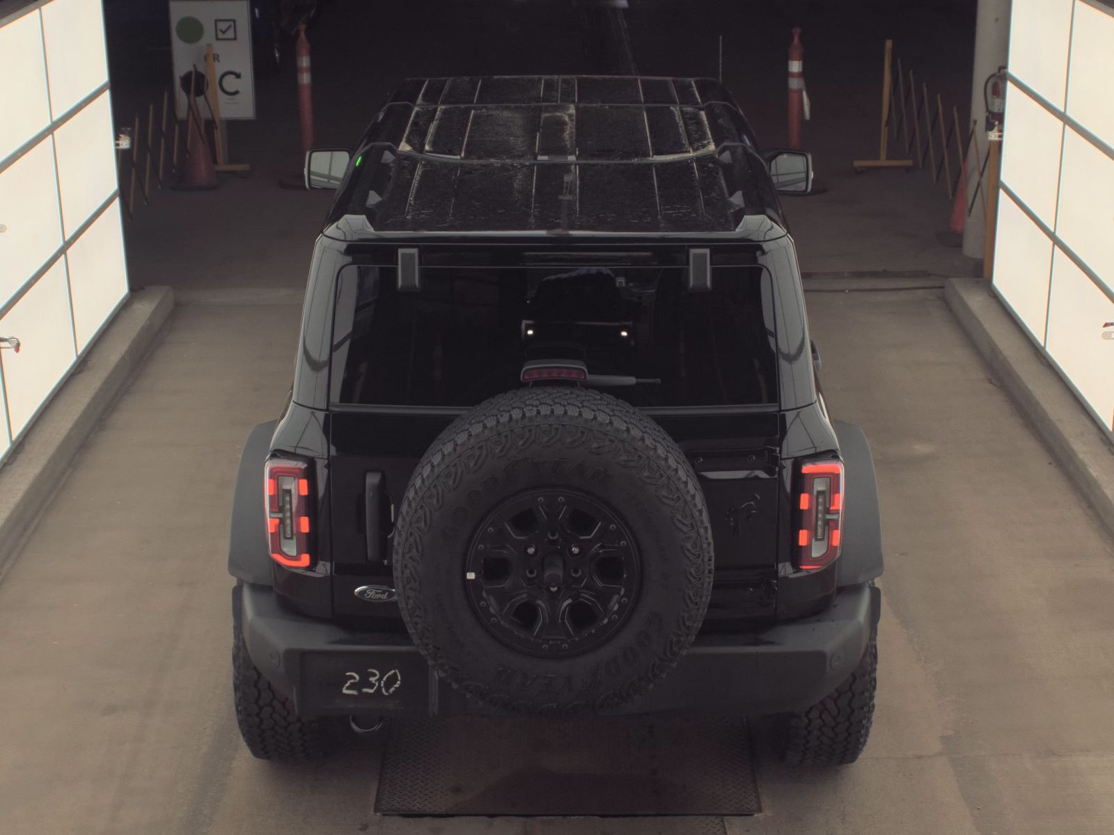 FORD BRONCO - 7