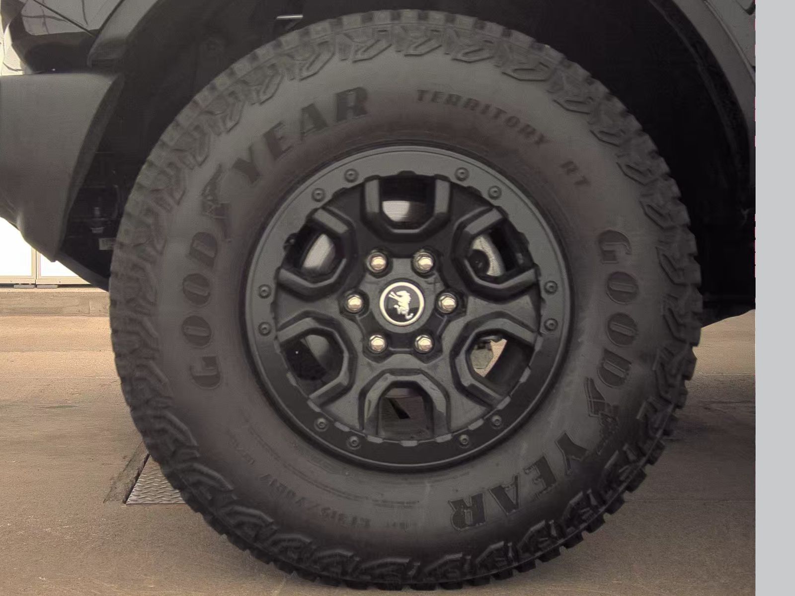 FORD BRONCO - 10