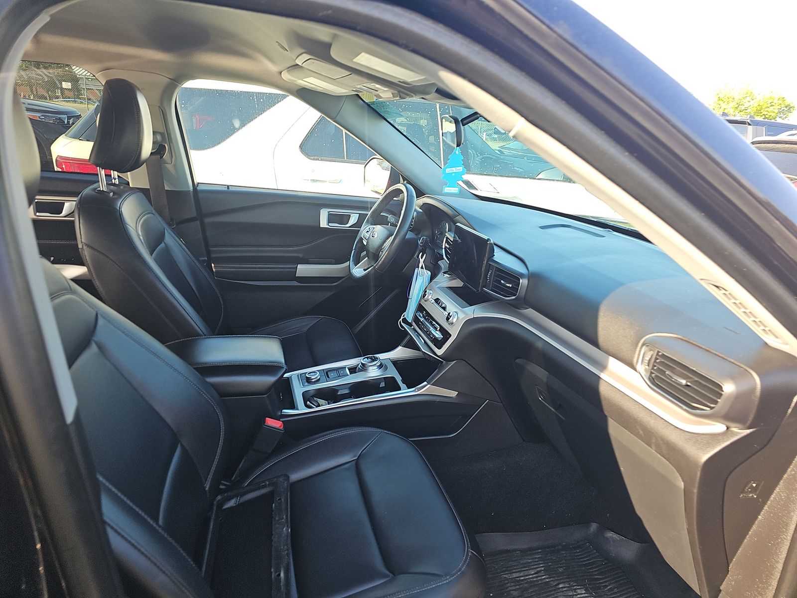 FORD EXPLORER - 9