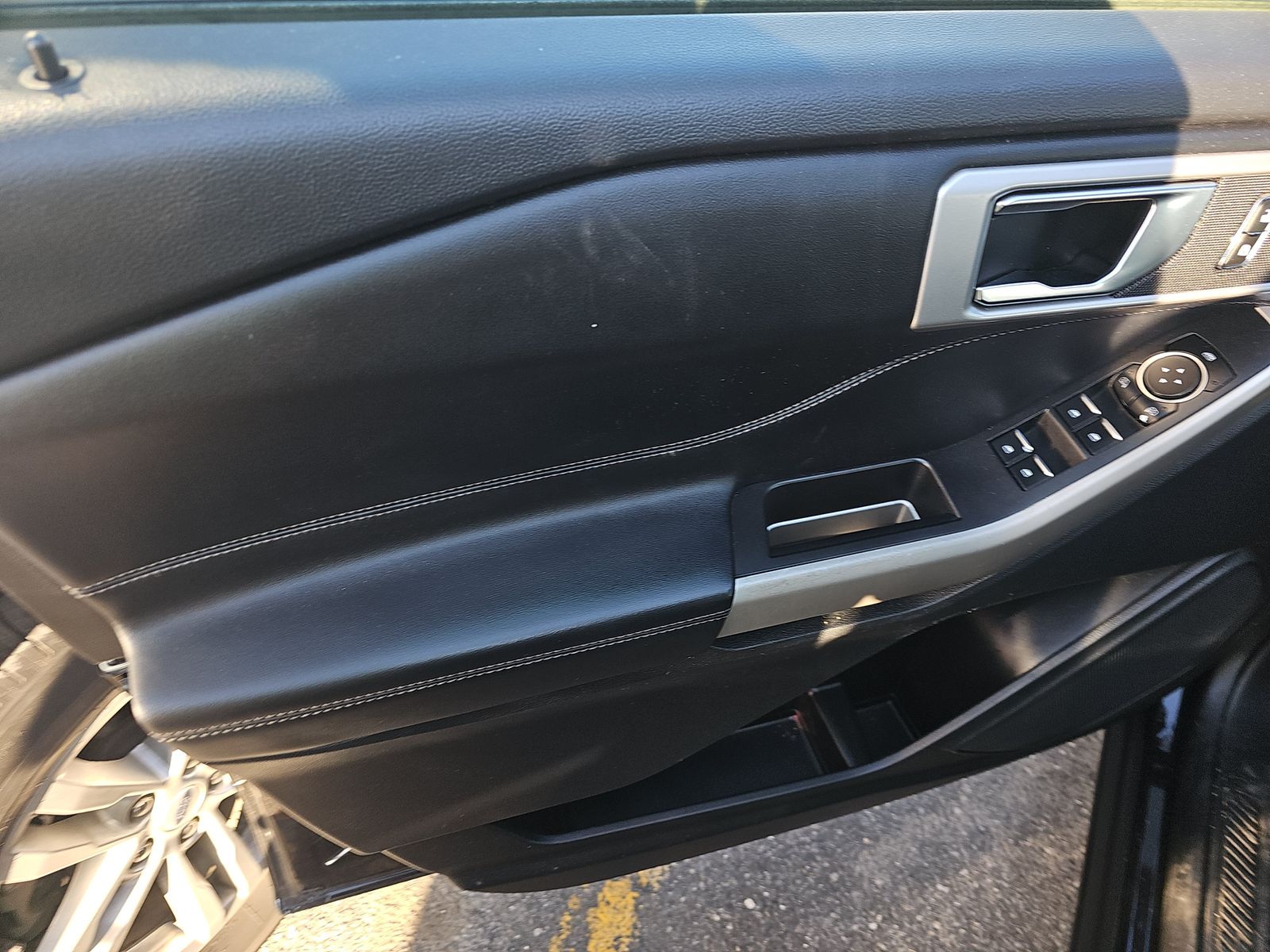 FORD EXPLORER - 10