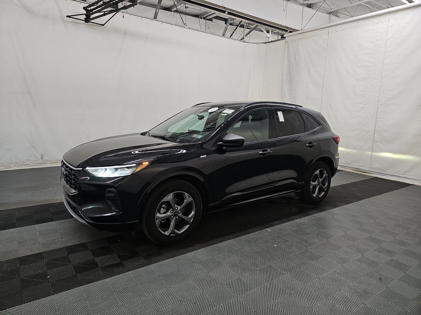 FORD ESCAPE - 1