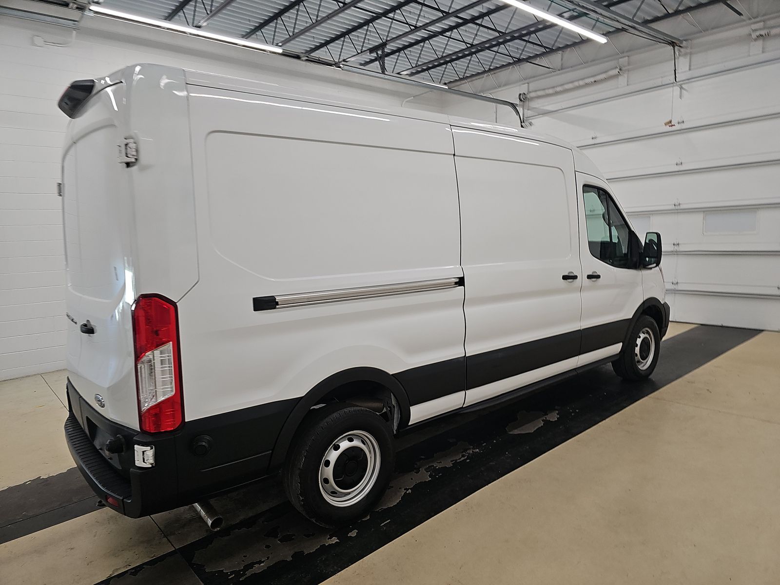 FORD TRANSIT 250 - 5