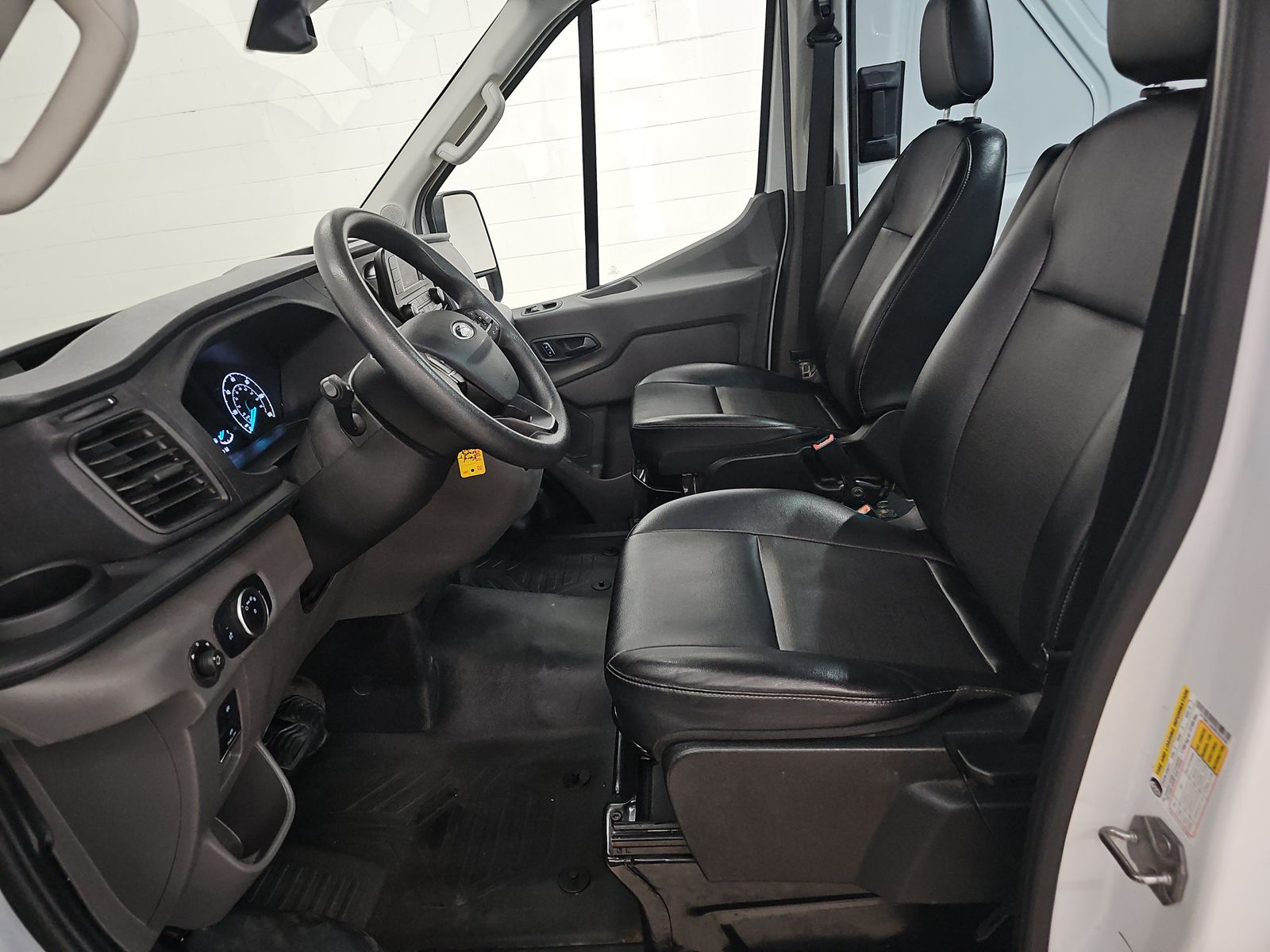 FORD TRANSIT 250 - 8