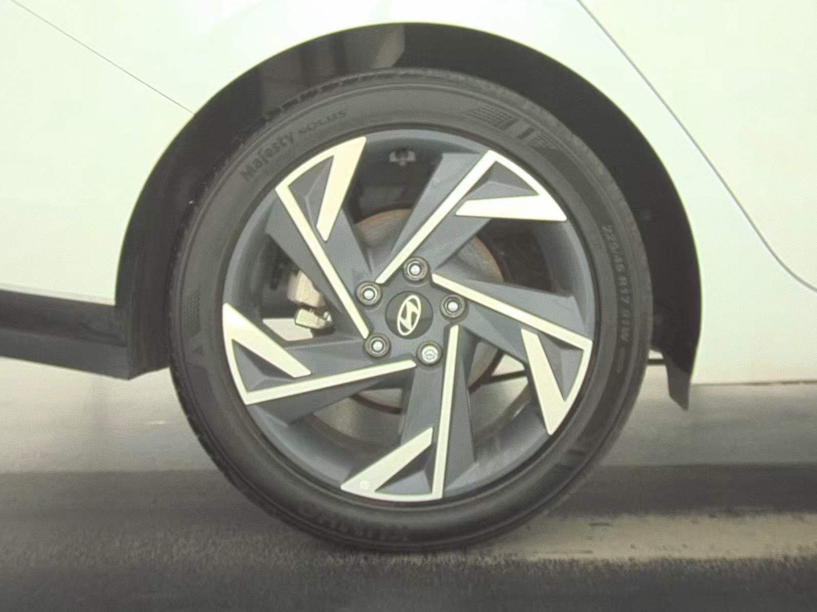 2025 Hyundai Elantra SEL Sport FWD