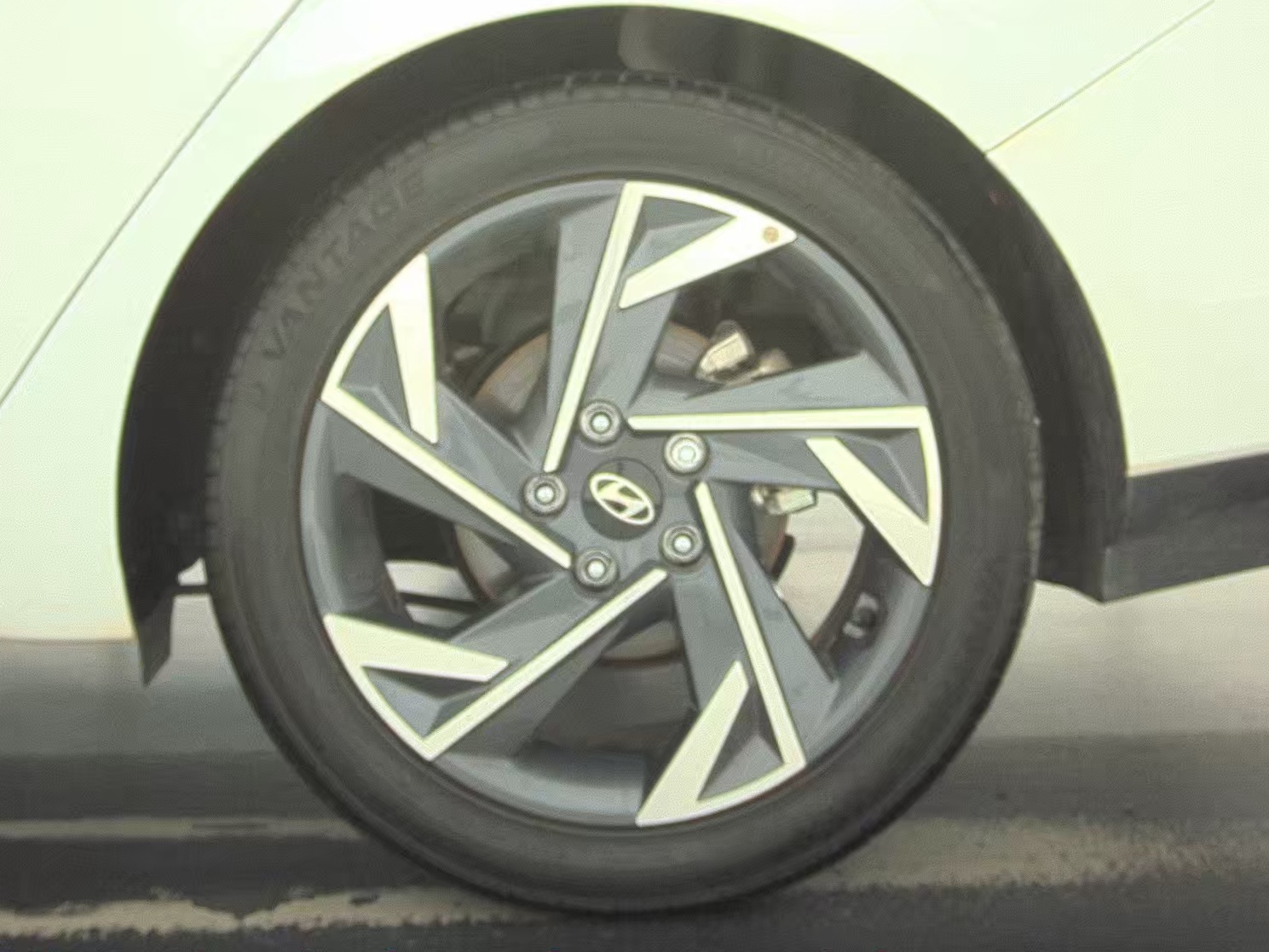 2025 Hyundai Elantra SEL Sport FWD