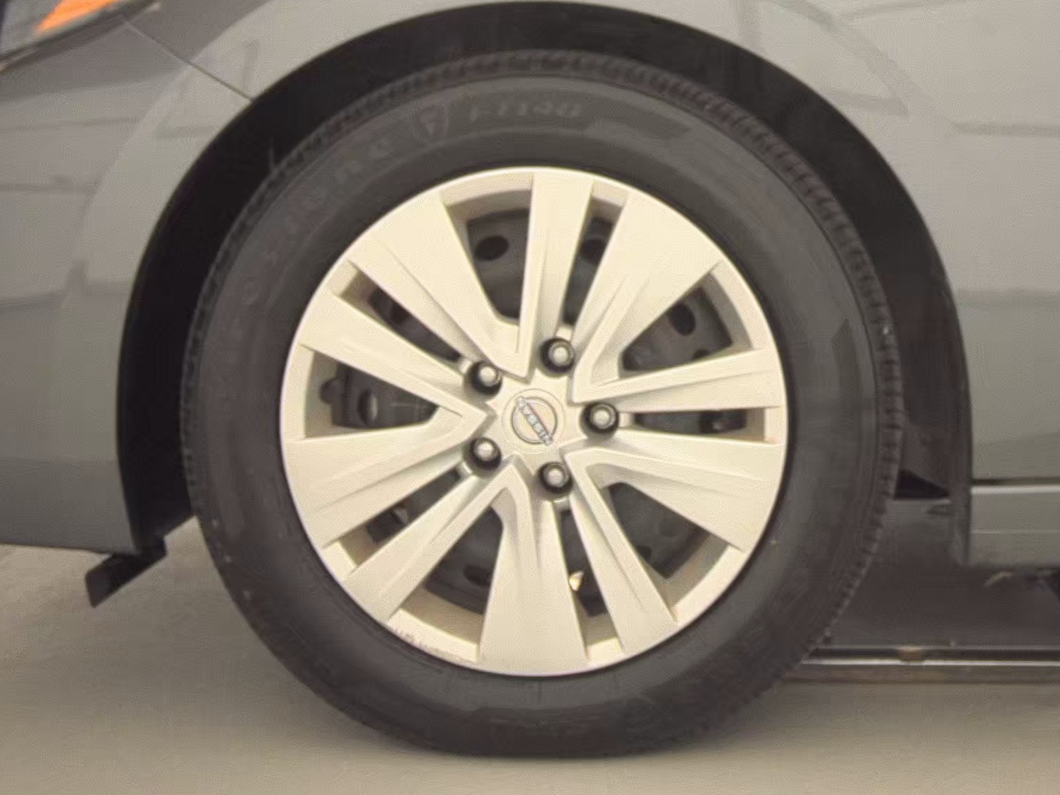 NISSAN SENTRA - 10