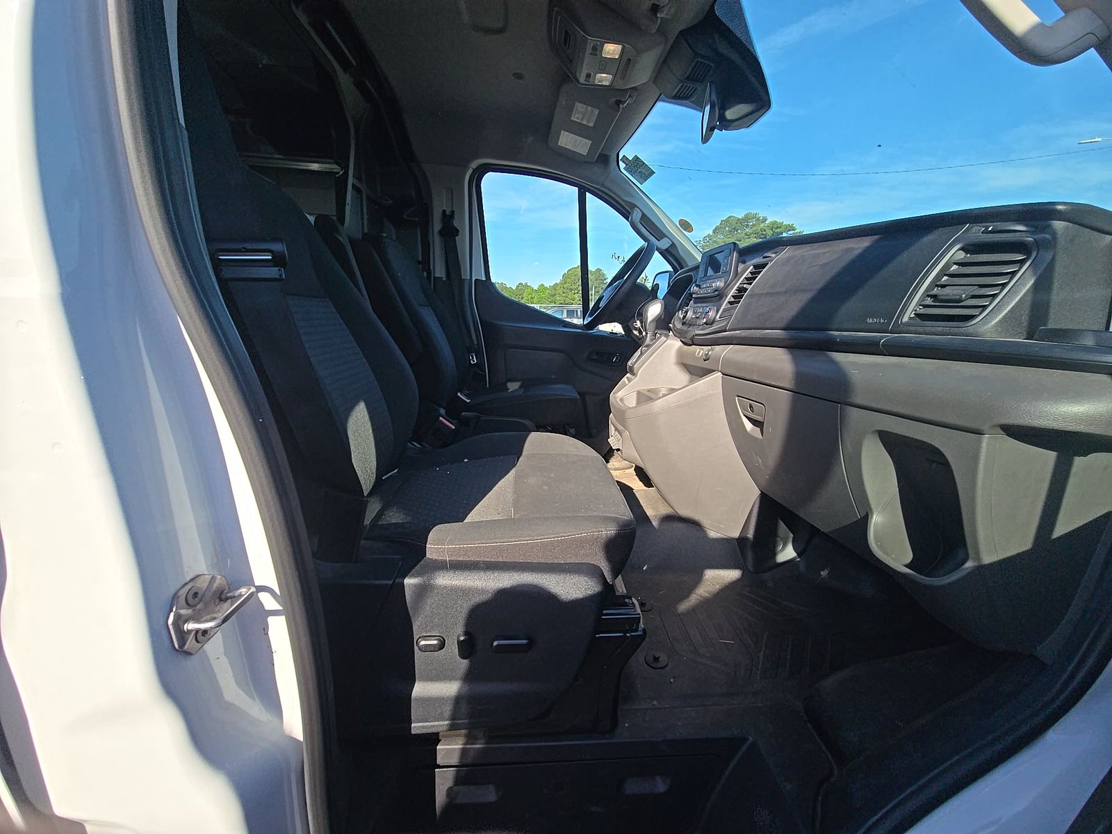 FORD TRANSIT 150 - 9
