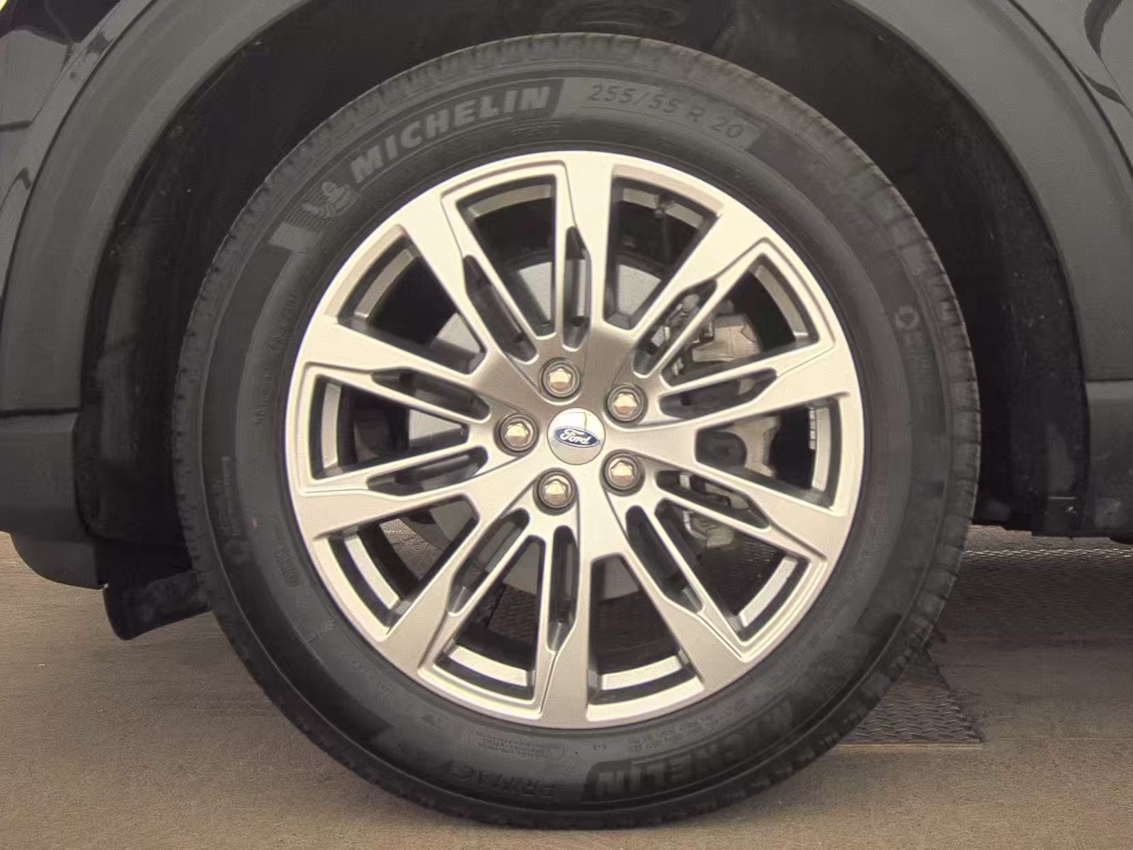 FORD EXPLORER - 10