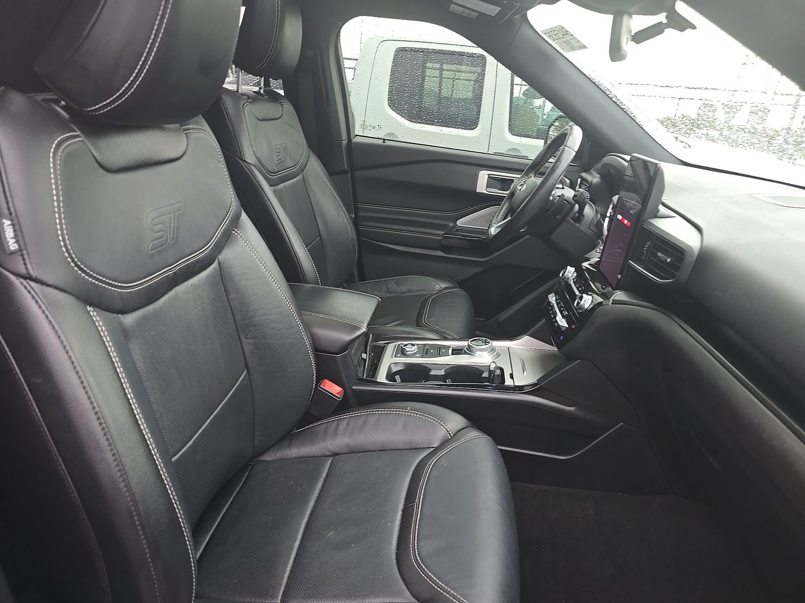 FORD EXPLORER - 9