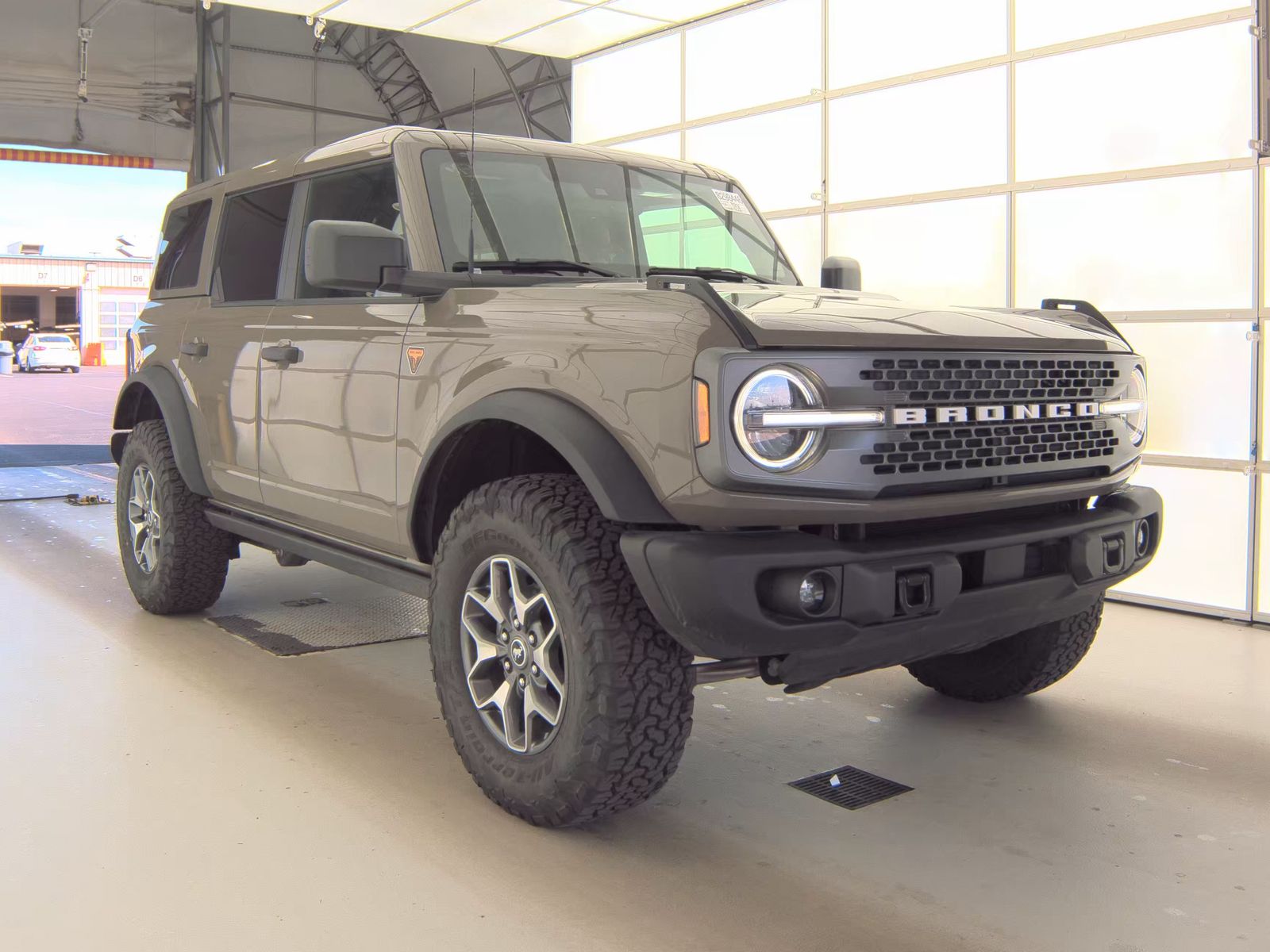 FORD BRONCO - 5