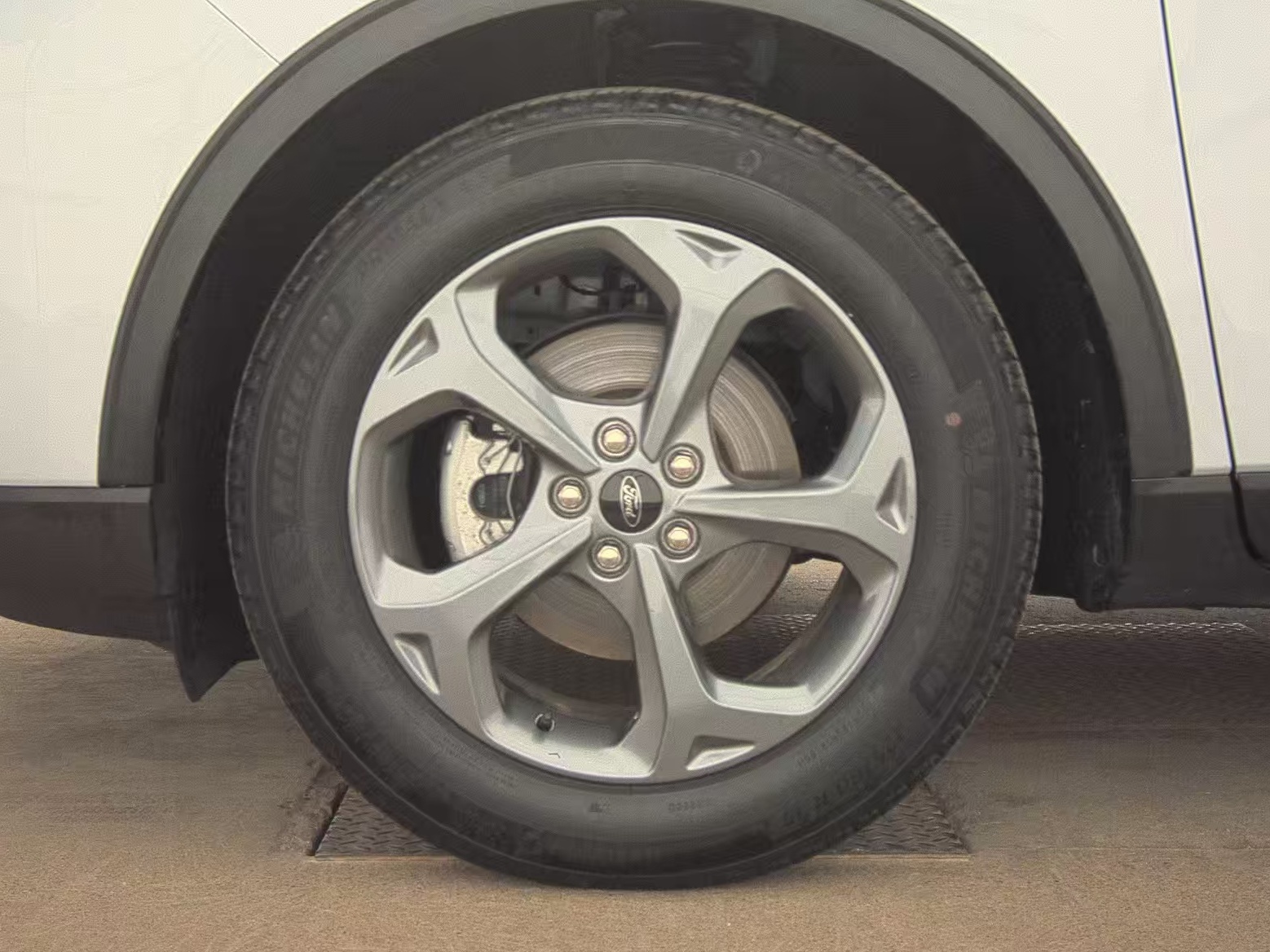 FORD ESCAPE - 10