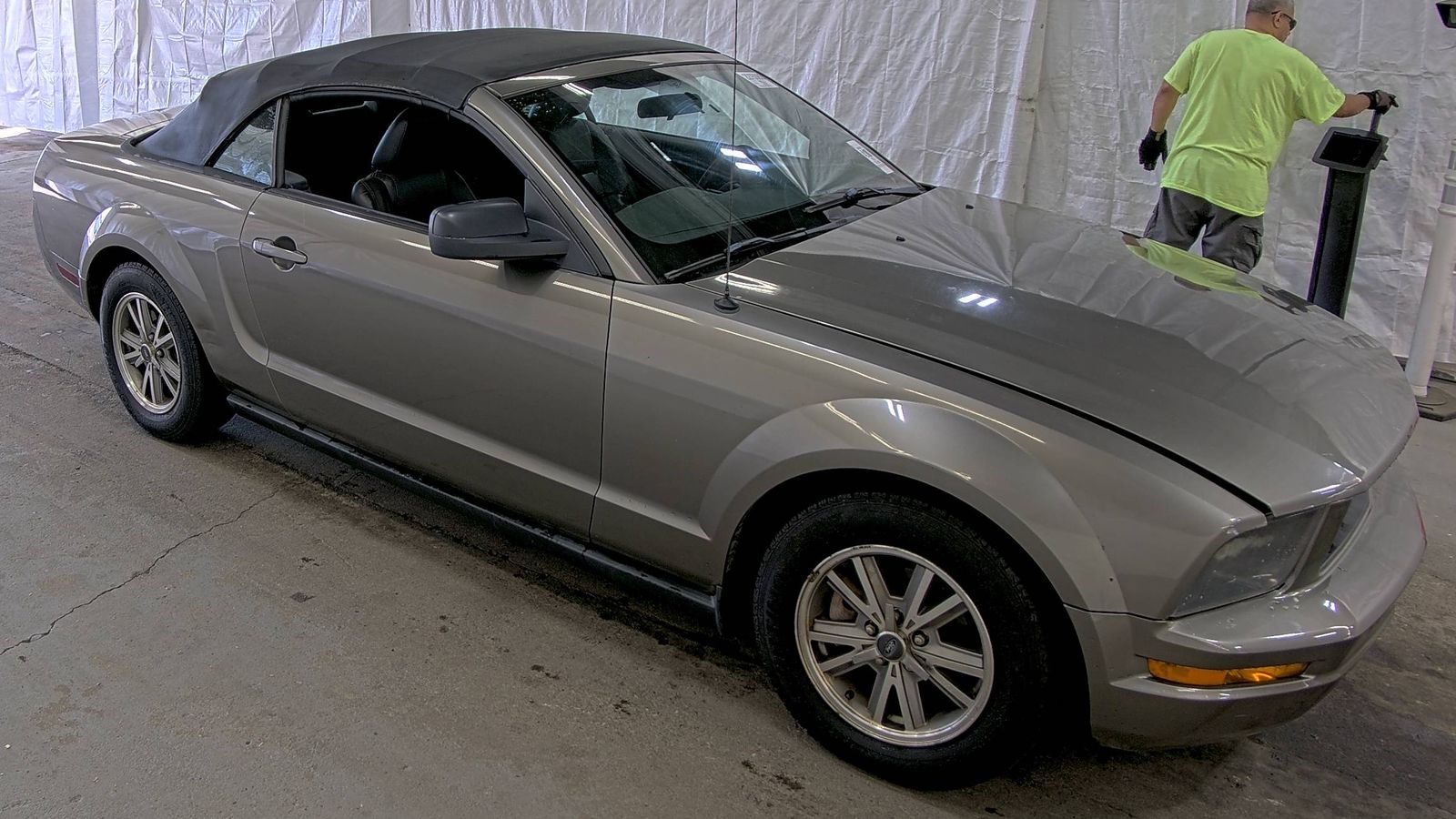 FORD MUSTANG - 4