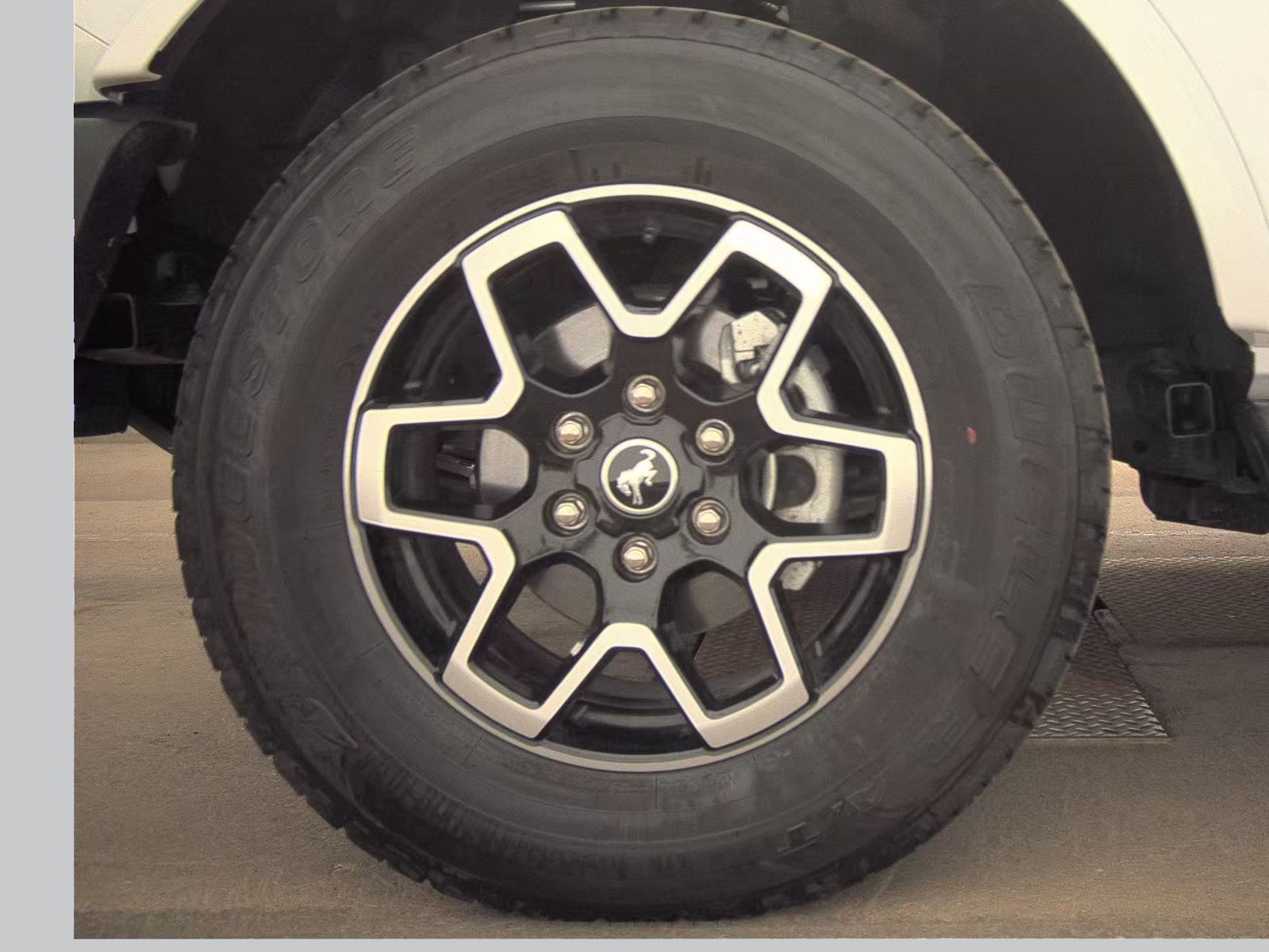 FORD BRONCO - 10