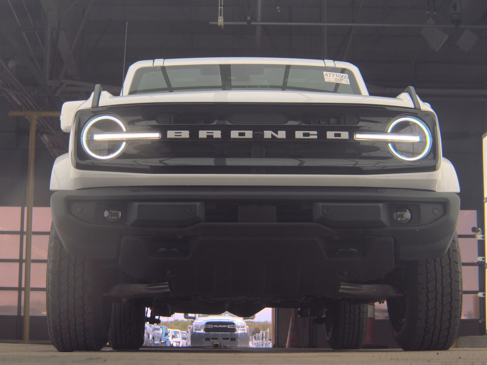 FORD BRONCO - 4