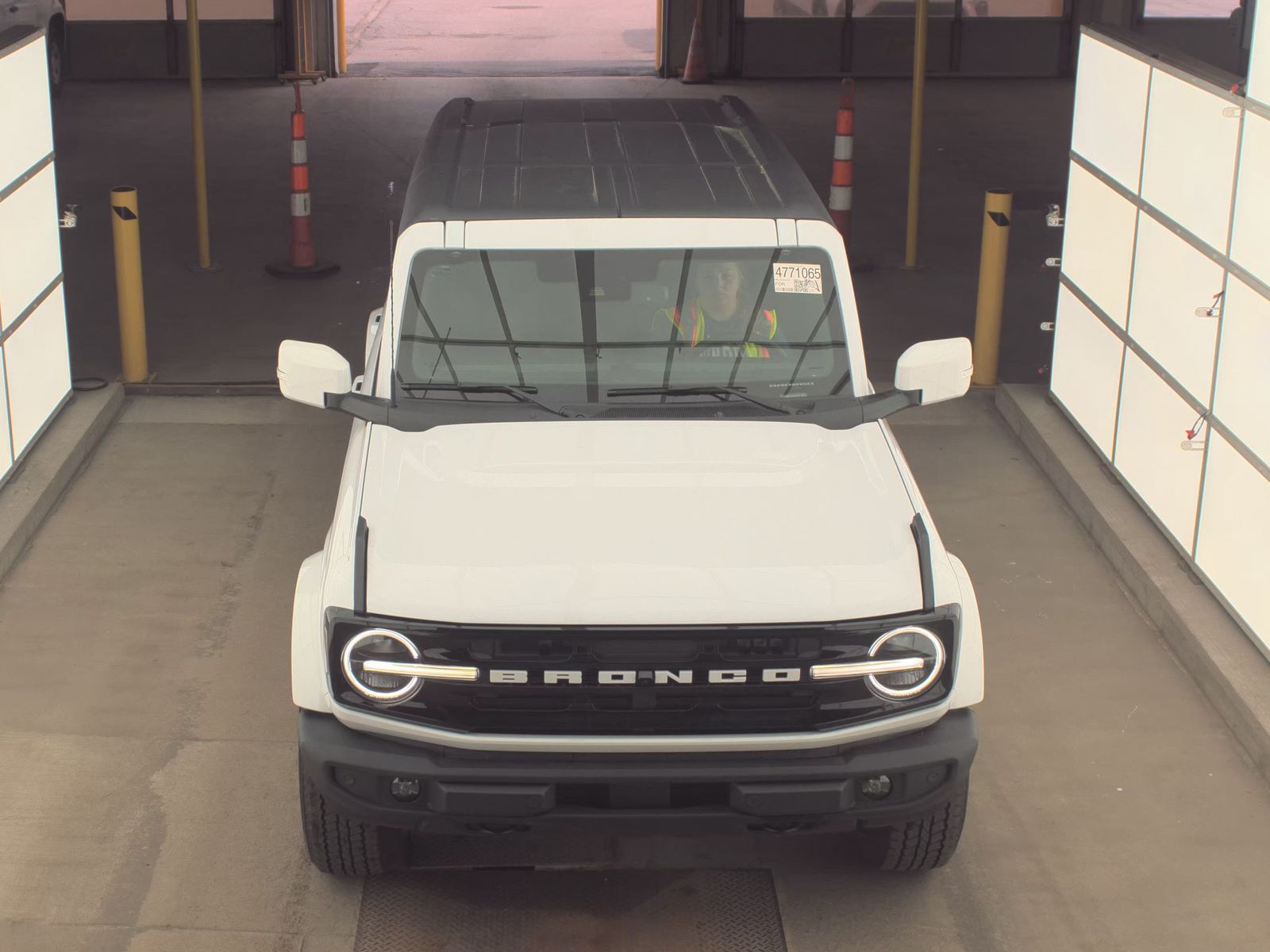 FORD BRONCO - 3