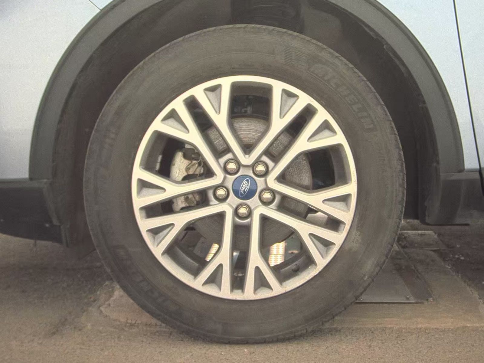 FORD ESCAPE - 10