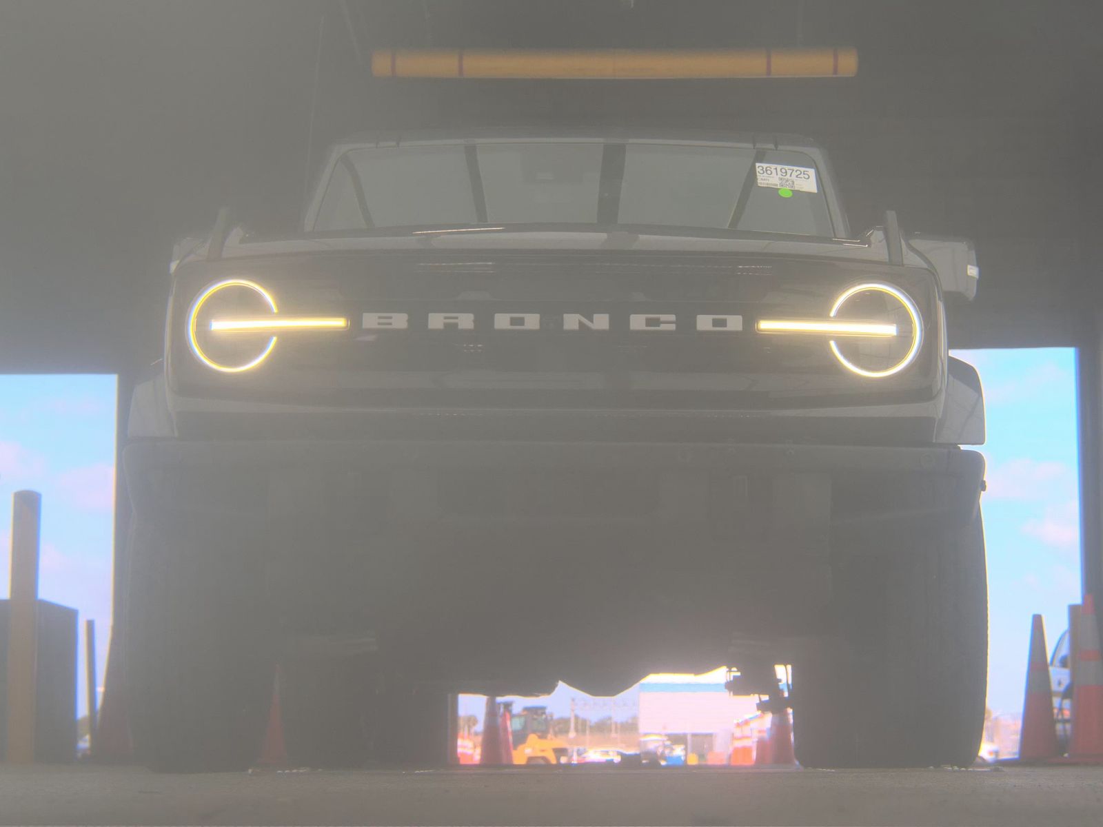 FORD BRONCO - 4