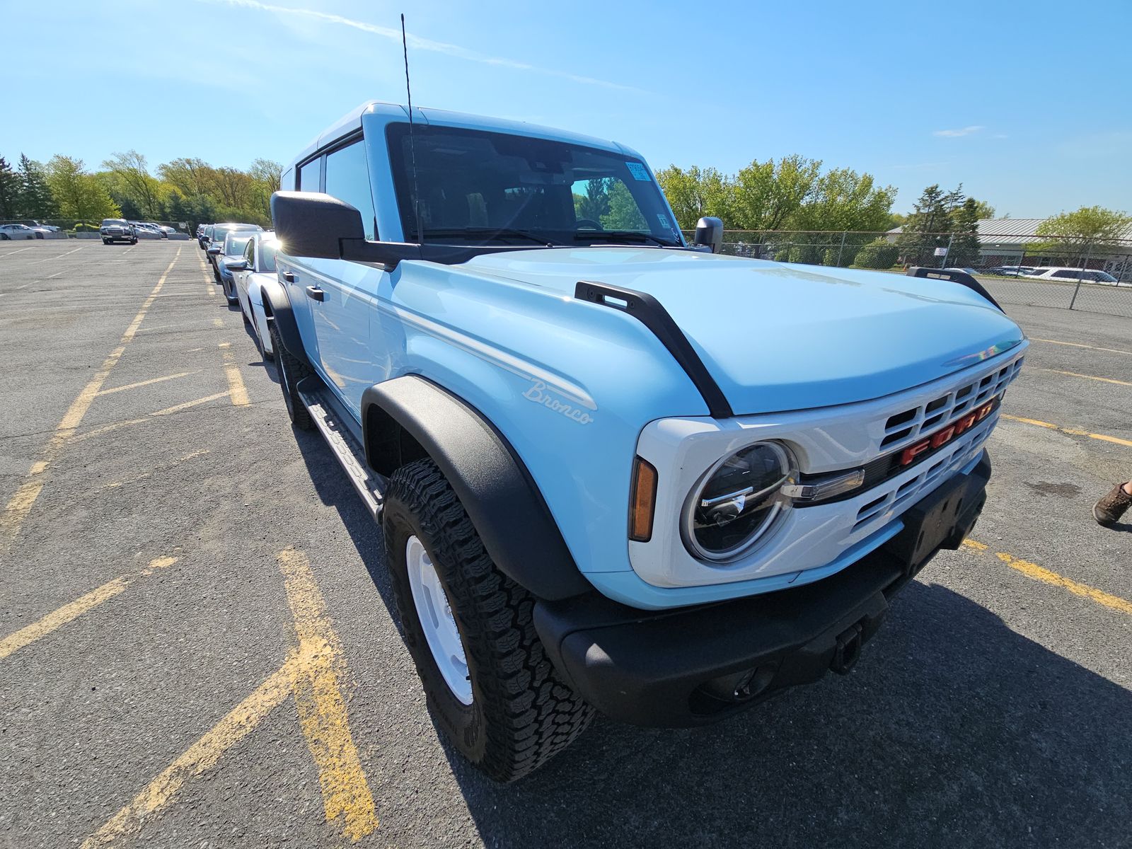 FORD BRONCO - 4