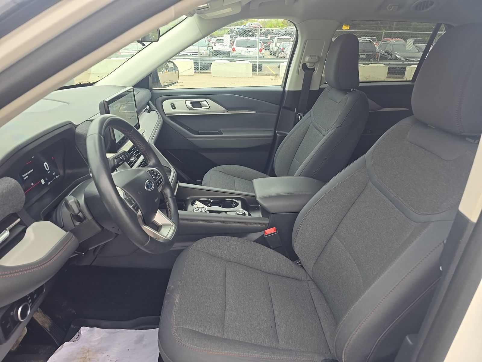 2025 Ford Explorer Active AWD