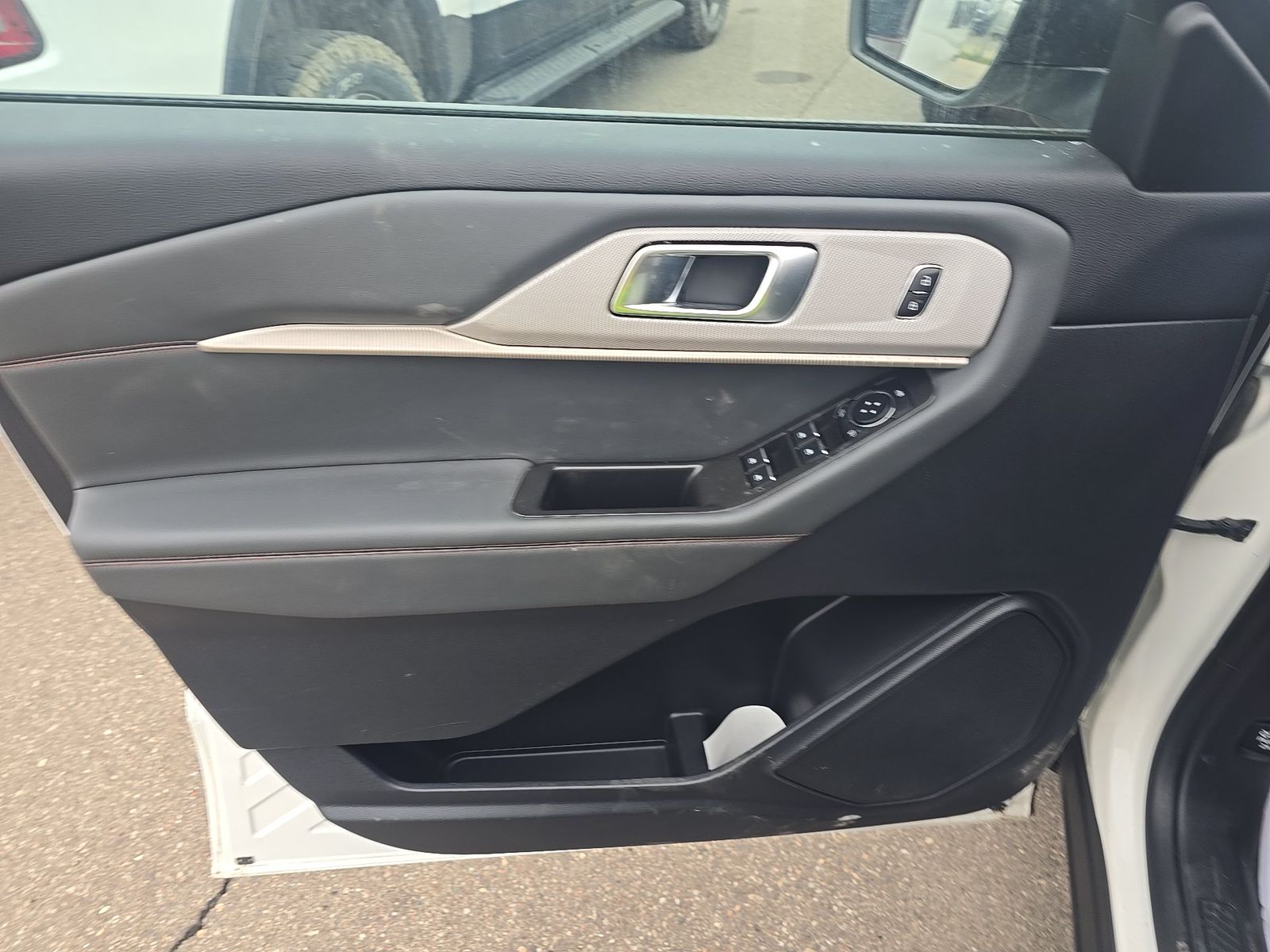2025 Ford Explorer Active AWD