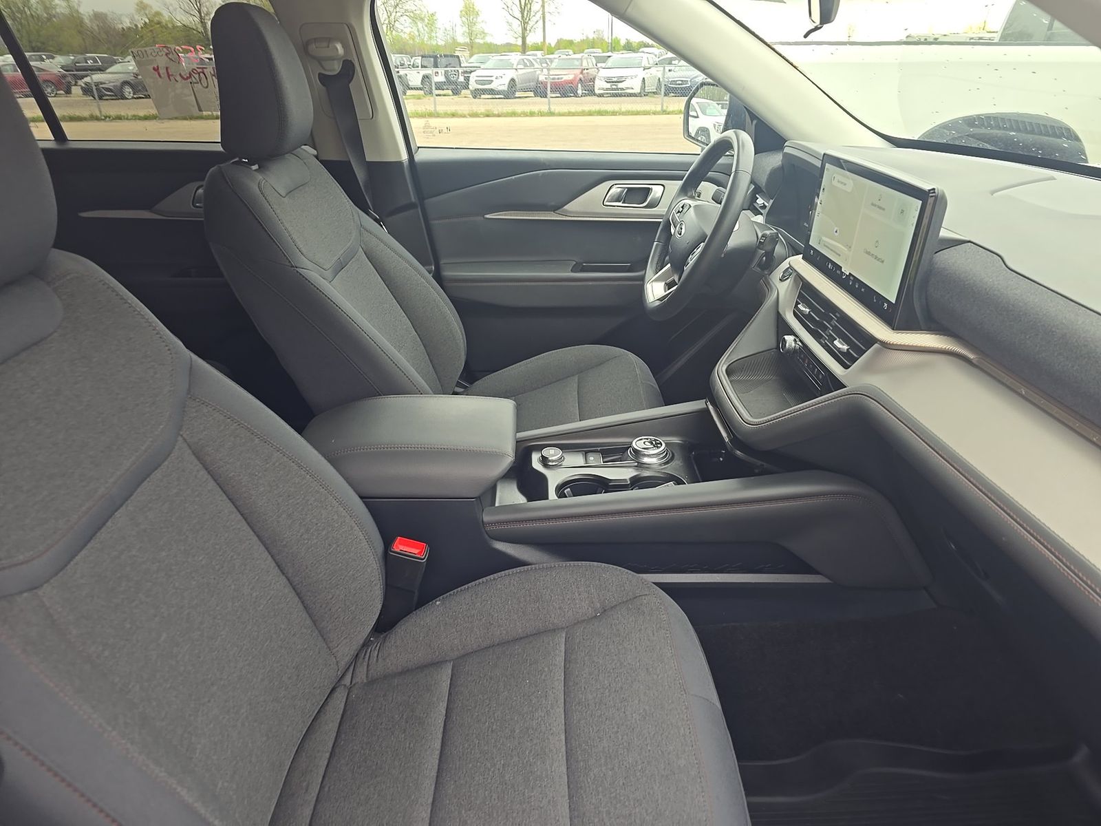 2025 Ford Explorer Active AWD