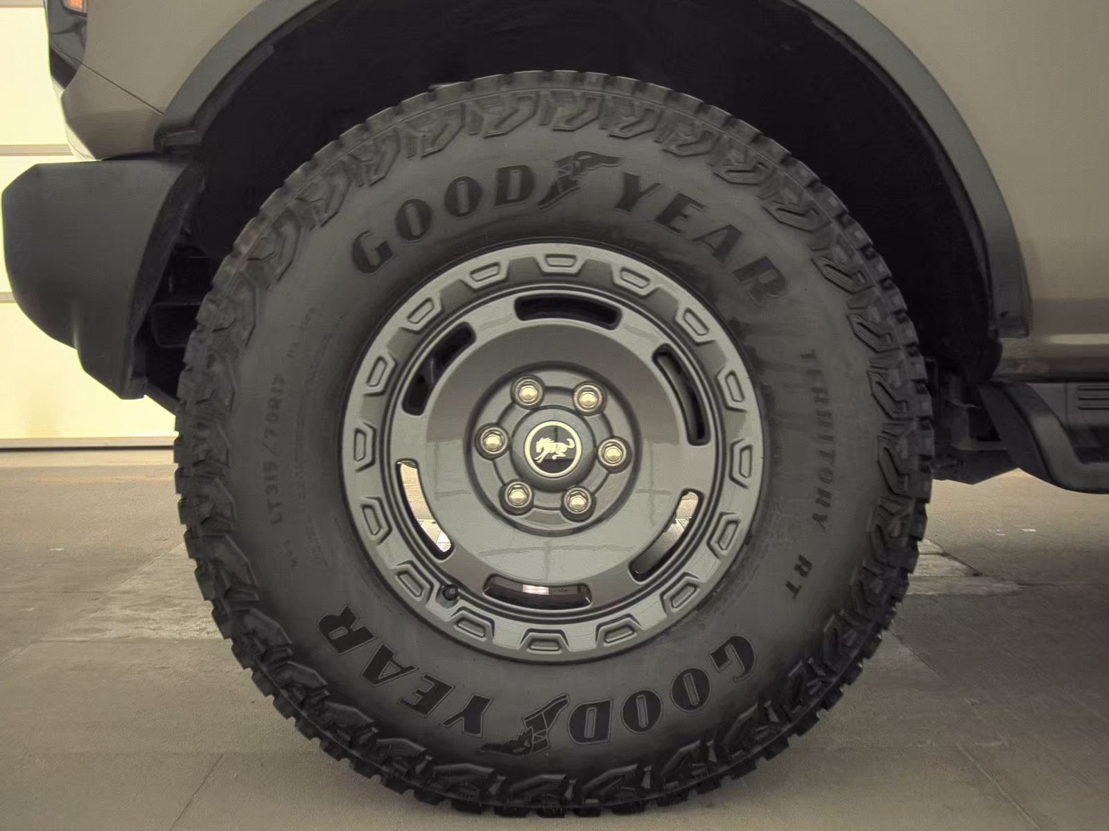 FORD BRONCO - 10